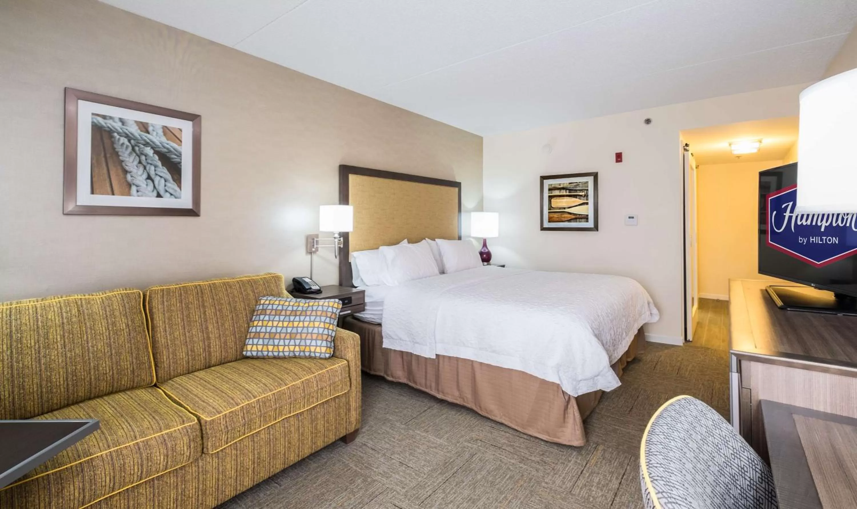 Bedroom, Bed in Hampton Inn Freeport/Brunswick