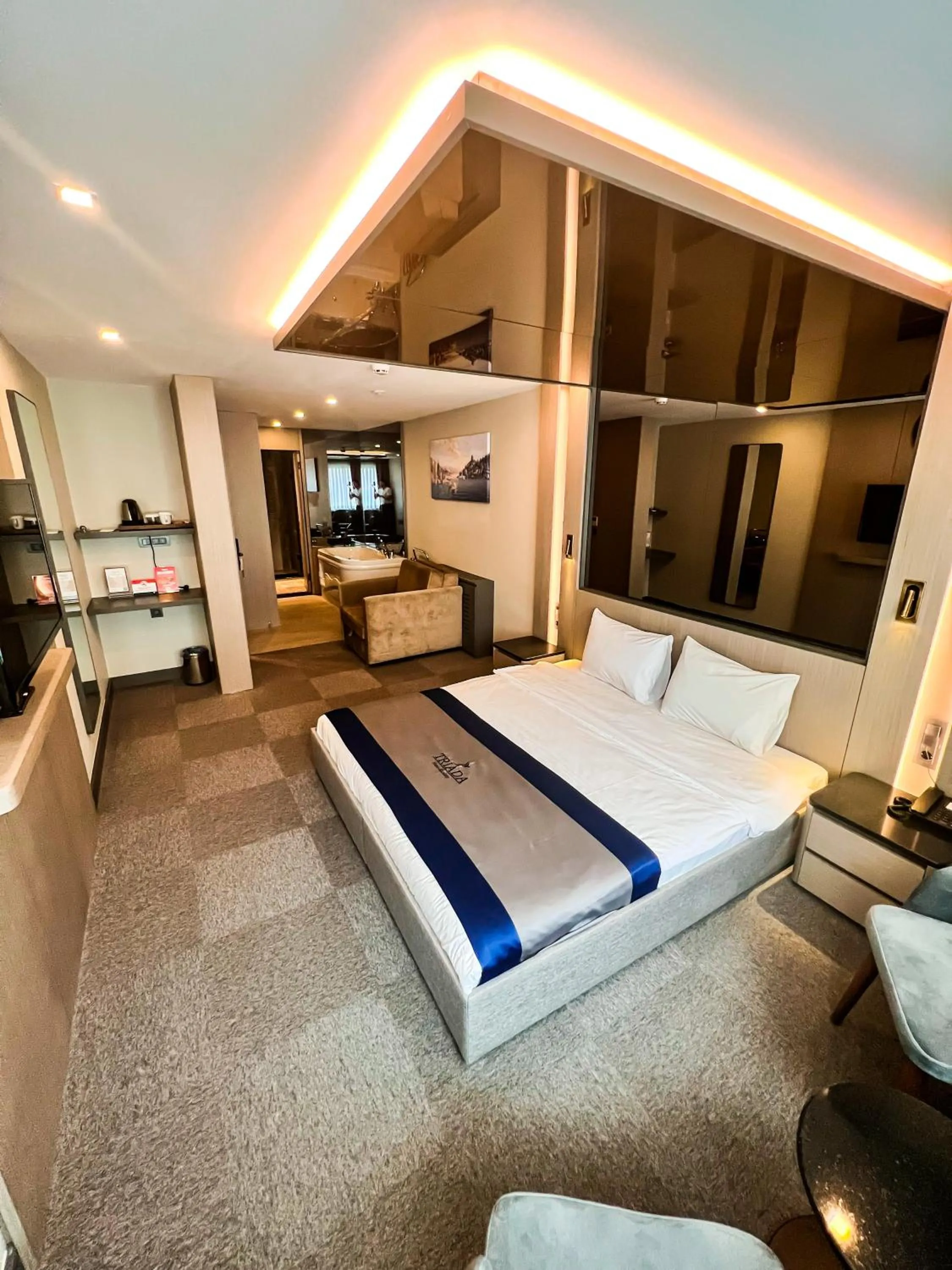 Deluxe Double Room with Jacuzzi (Annex Building) in Triada Hotel Karaköy