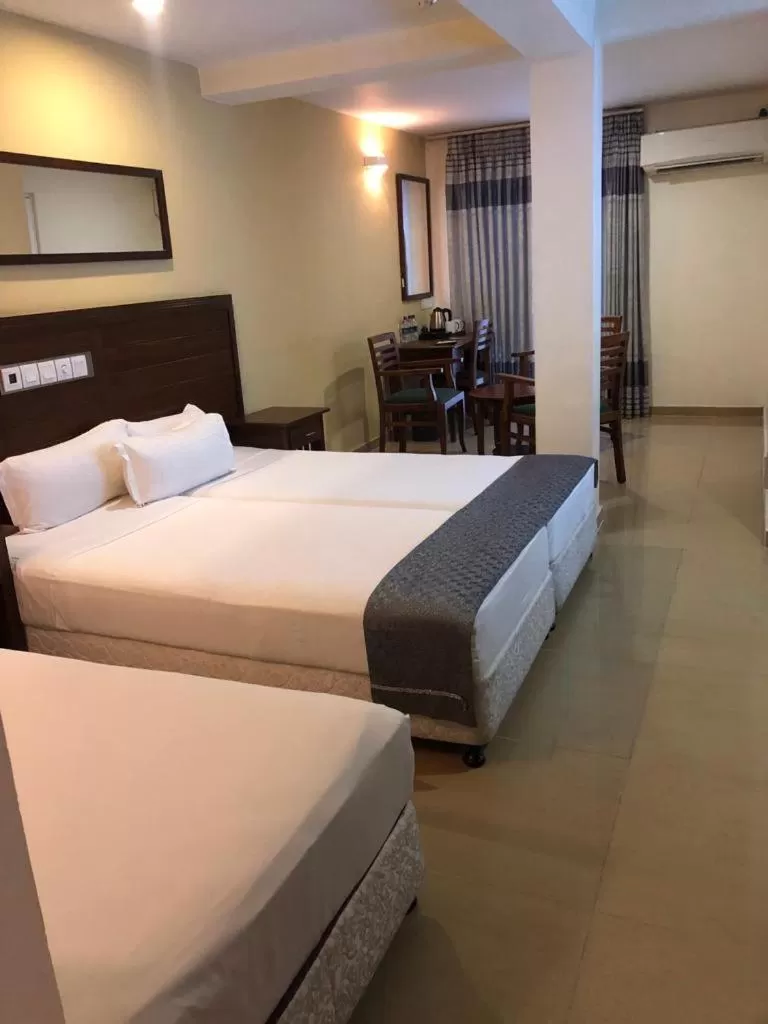 Deluxe Triple Room in GSH Colombo