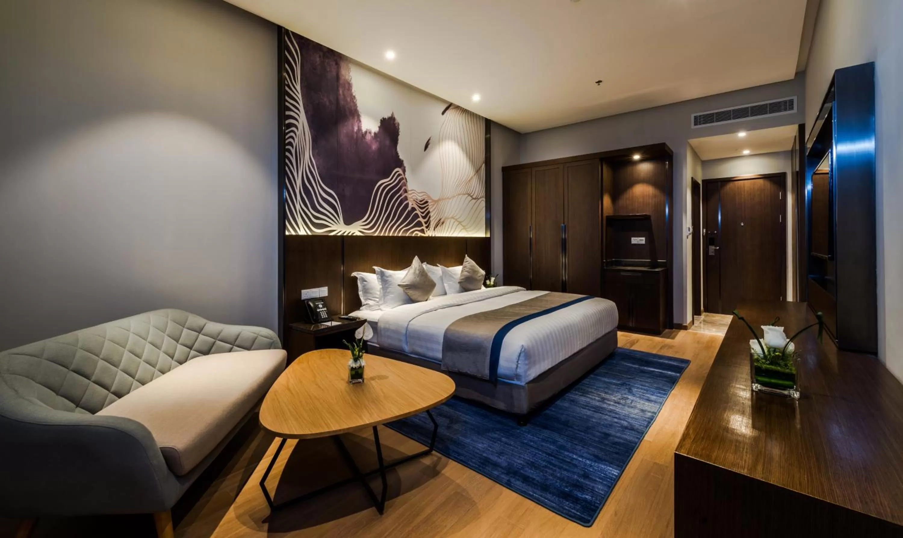 Deluxe King Room in Aber Al Yasmin