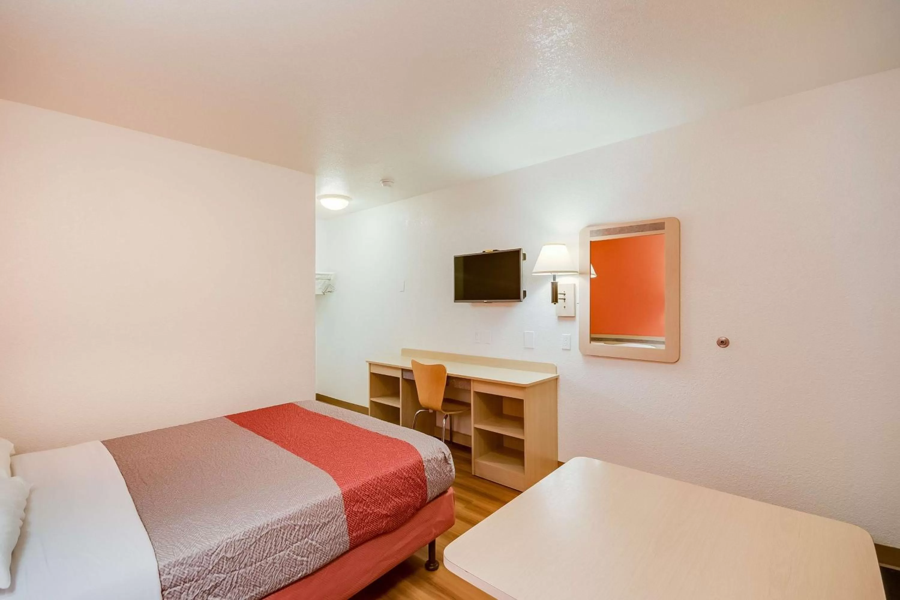 Queen Room in Motel 6-Bellingham, WA