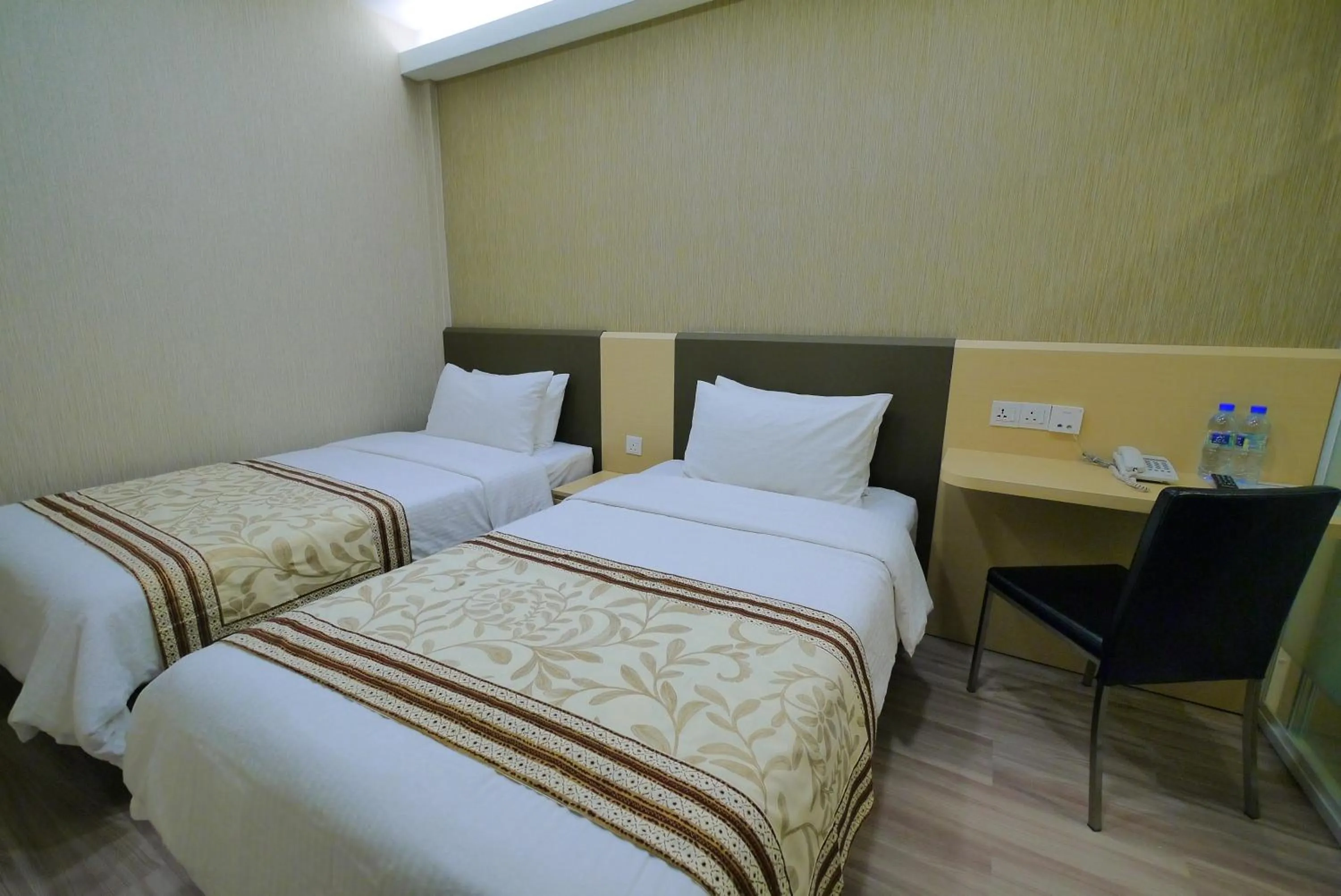 Premier Twin Room - no window in 33 Boutique Hotel Bandar Sunway