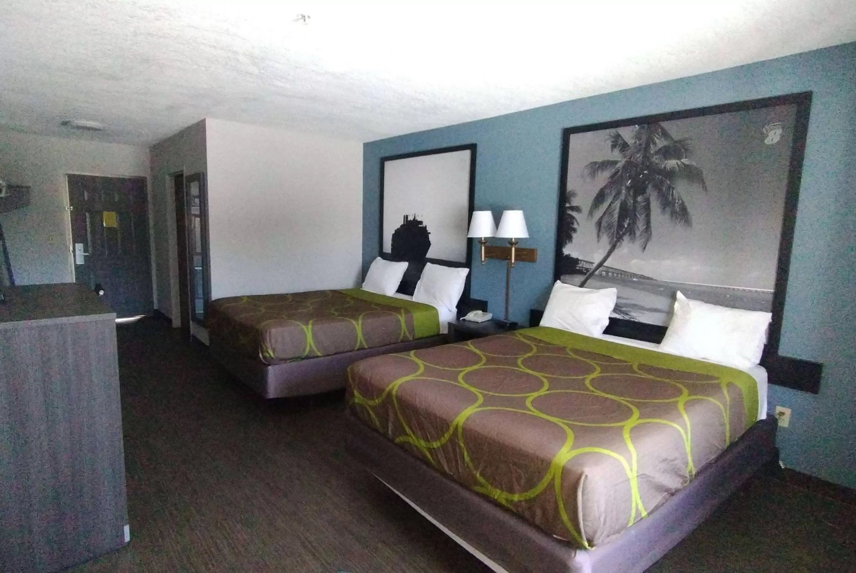 Queen Room with Two Queen Beds - Non-Smoking in Super 8 Motel by Wyndham near Fort Lauderdale Arpt