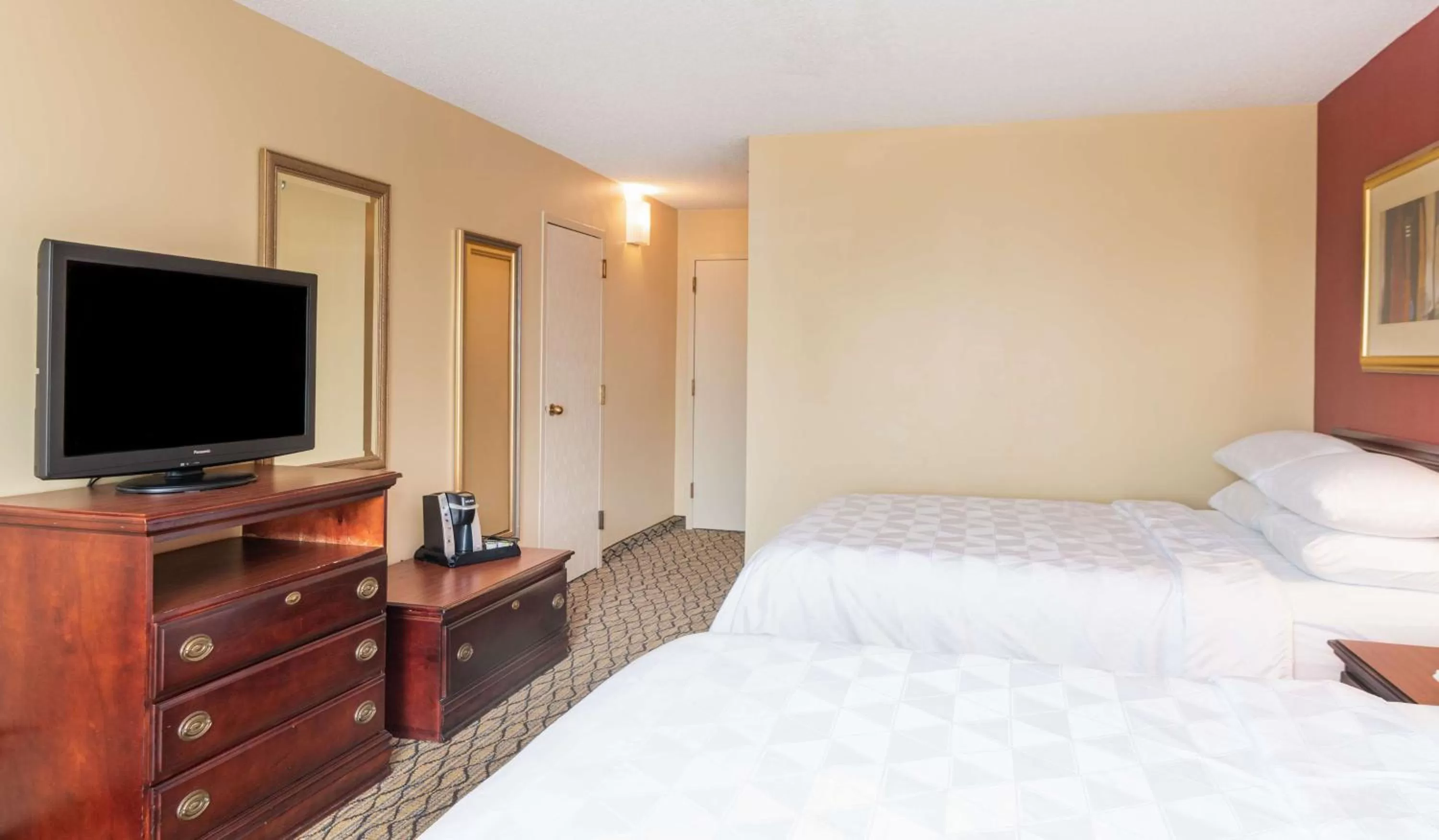 Queen Room with Two Queen Beds and Roll-In Shower - Disability Access in Aviator Hotel & Suites, BW Signature Collection