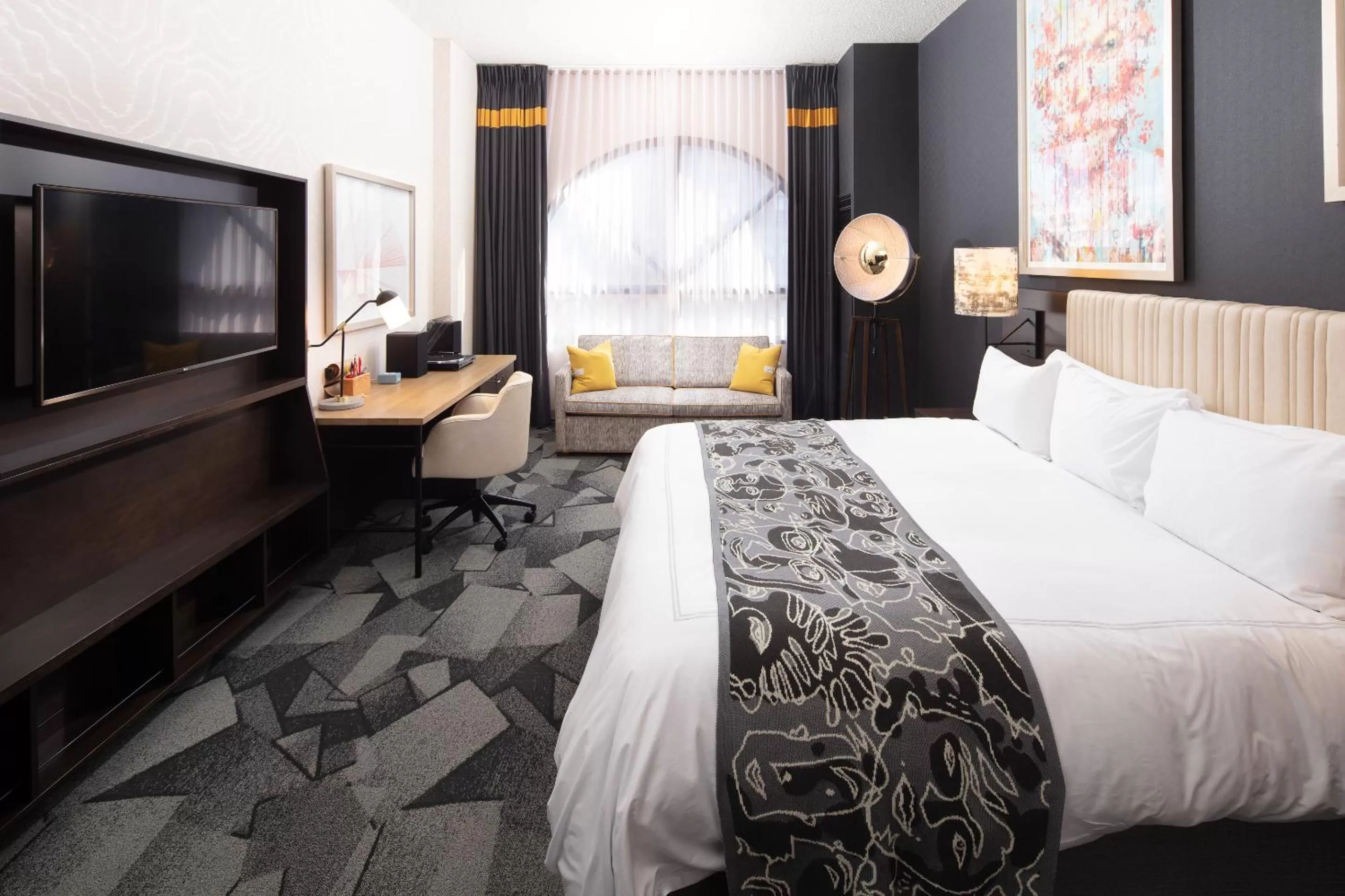 Deluxe King Hearing Accessible in Saint Kate - The Arts Hotel