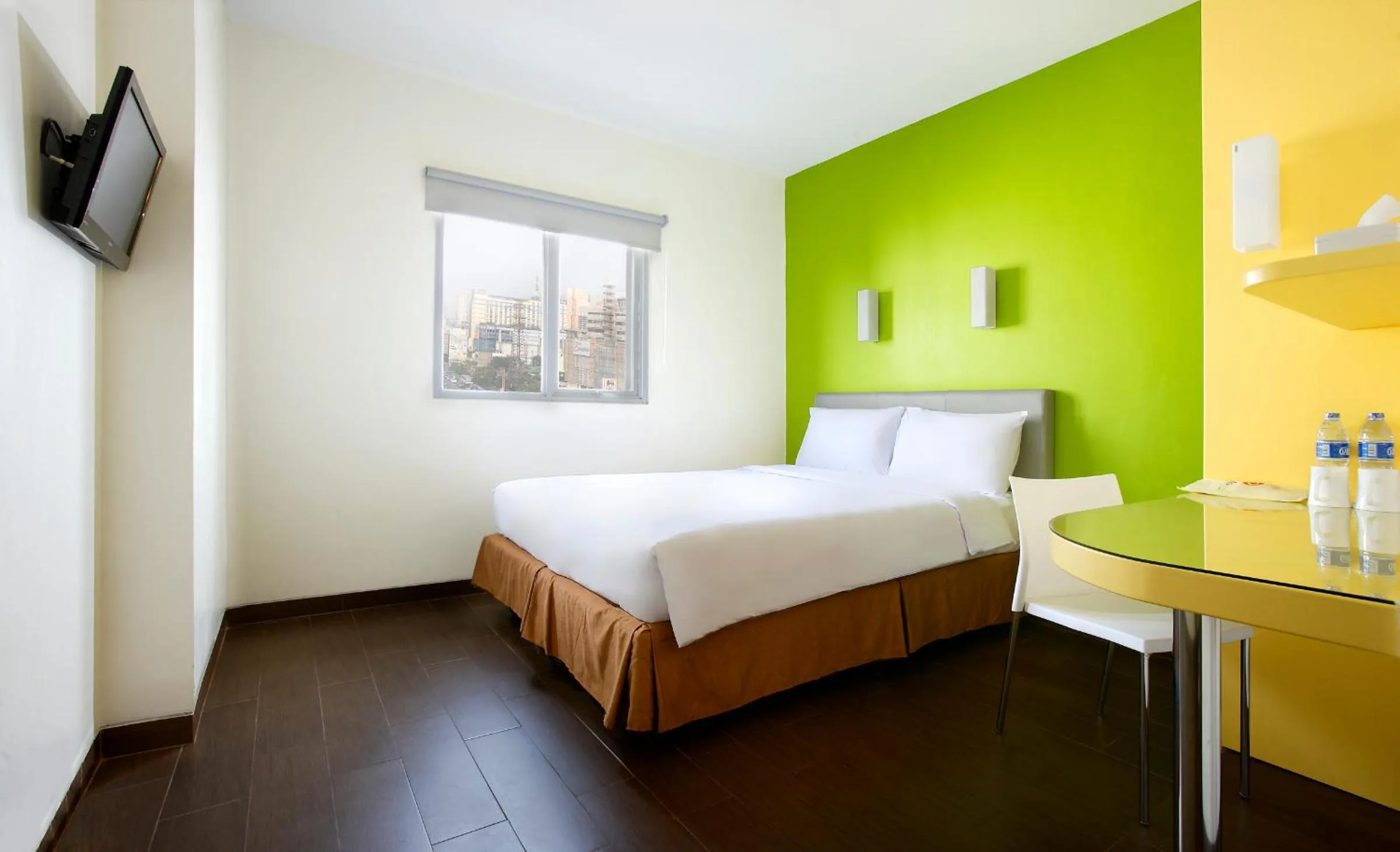 Smart Queen Room in Amaris Hotel Dr. Susilo Grogol