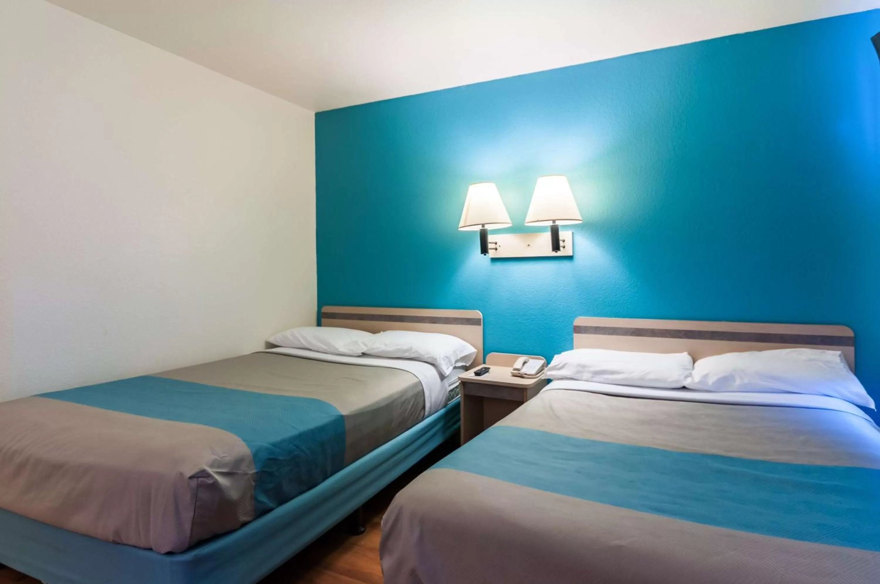 Quadruple Room - Non-Smoking in Motel 6-Green River, UT