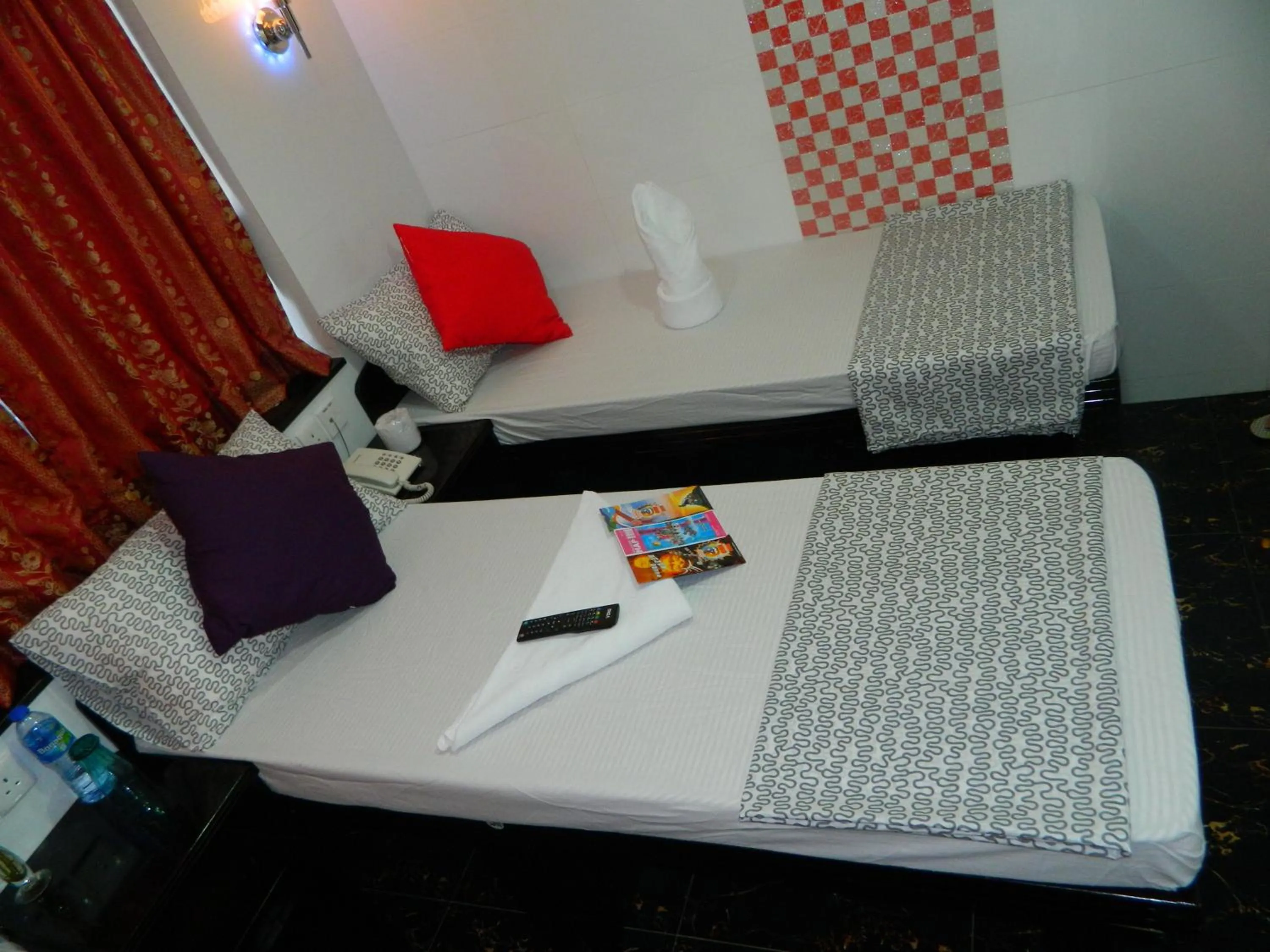 Twin Room in New London Hostel