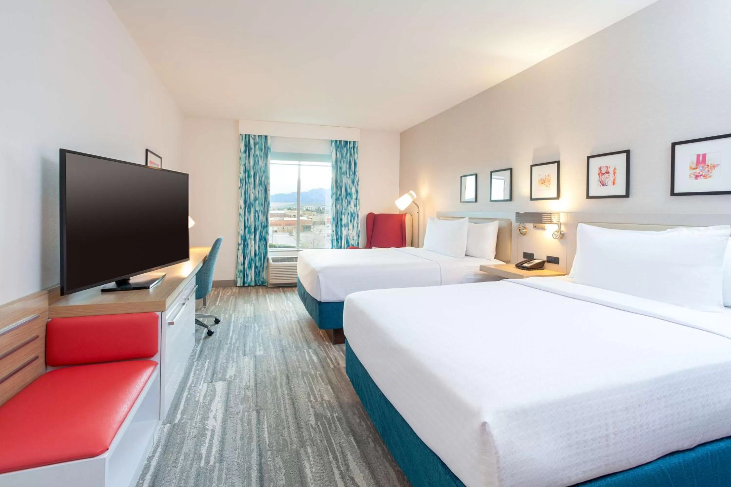 Queen Room with Two Queen Beds and Mountain View - Hearing Accessible in Hilton Garden Inn Broomfield Boulder