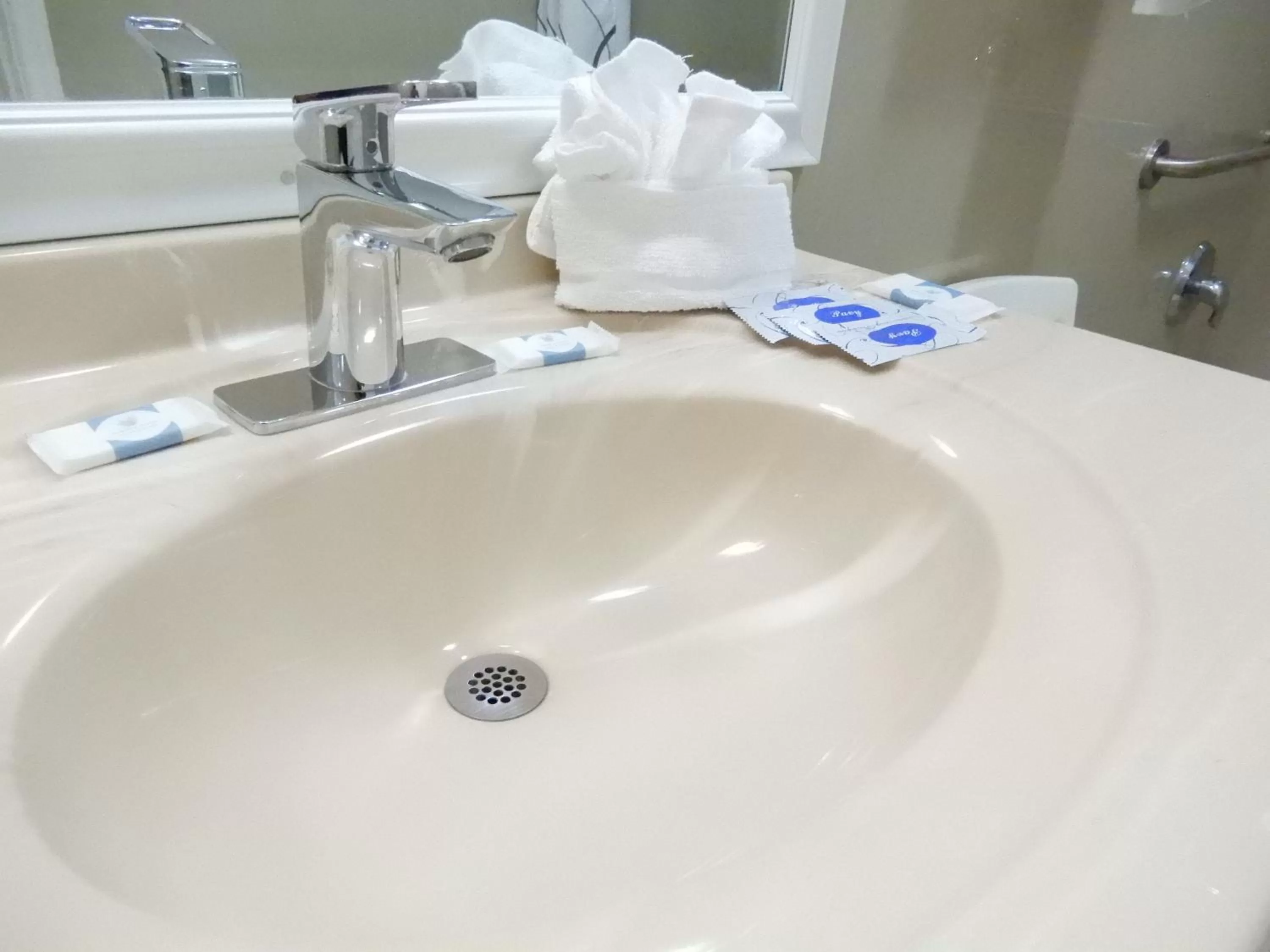 Queen Room in Siesta Inn McAllen