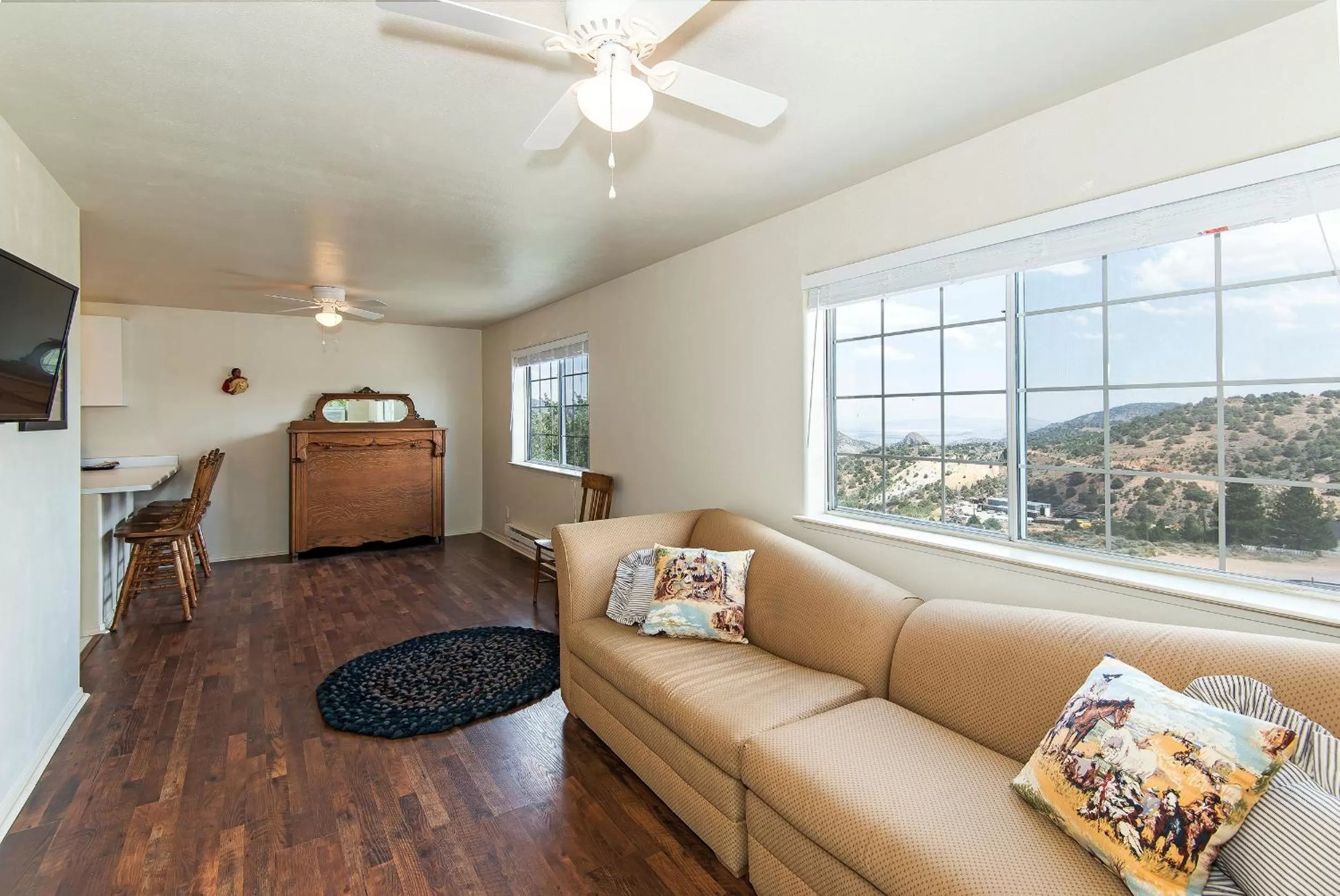 One-Bedroom Apartment in Virginia City Inn