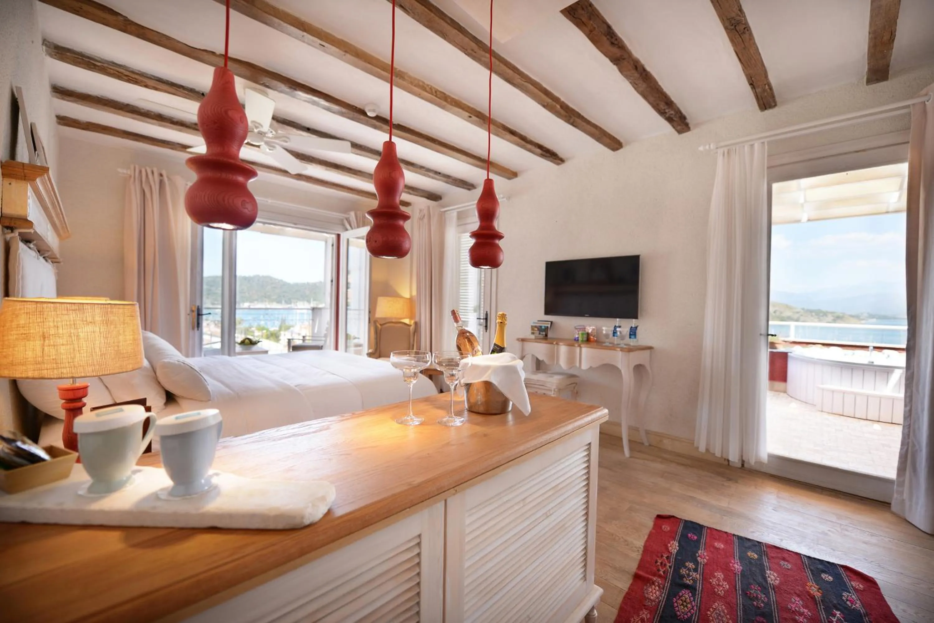 Deluxe Suite Sea View with Jacuzzi in Hotel Unique-Boutique Class - Adults Only