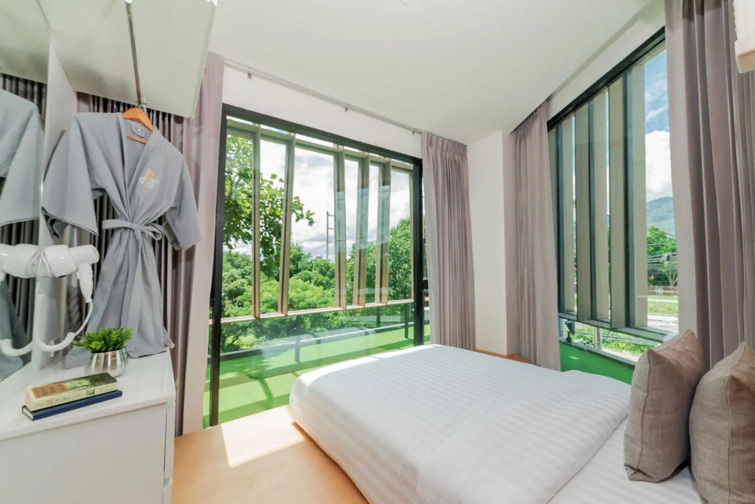 Triple Room with Mountain View in Pause and Play Hotel