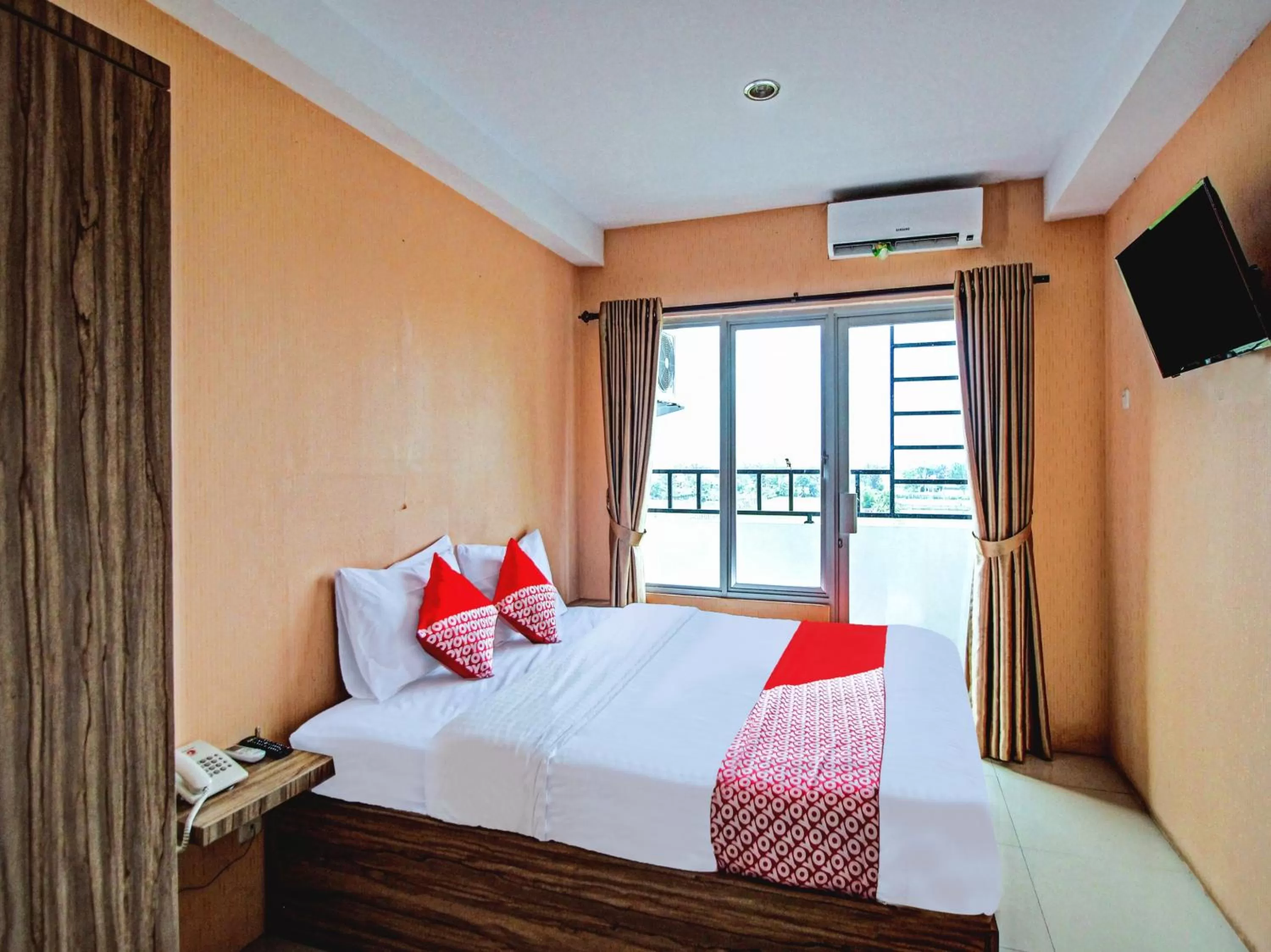 Deluxe Double Room in Hotel O Tridasa