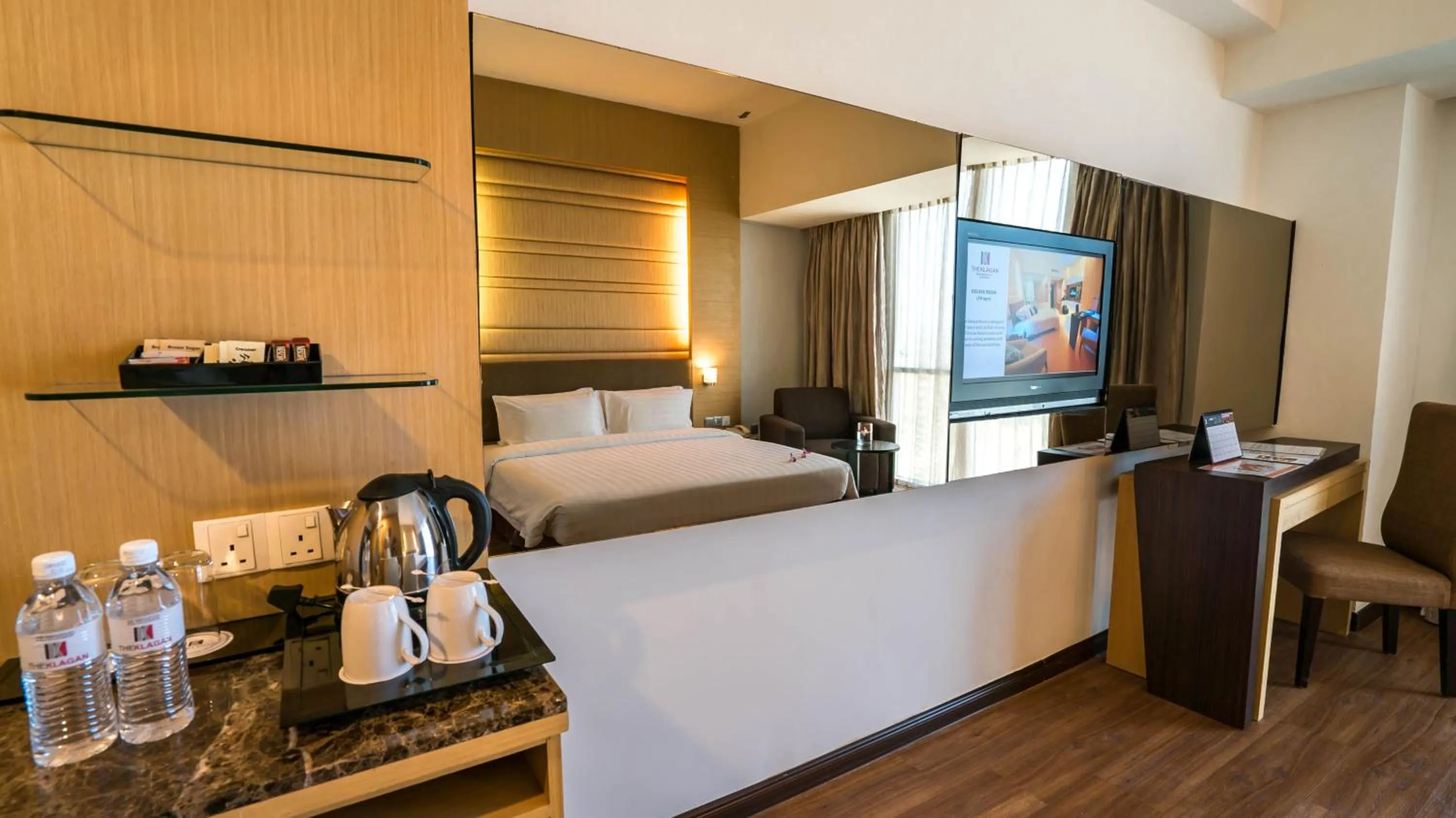 Deluxe King Room in The Klagan Regency 1Borneo