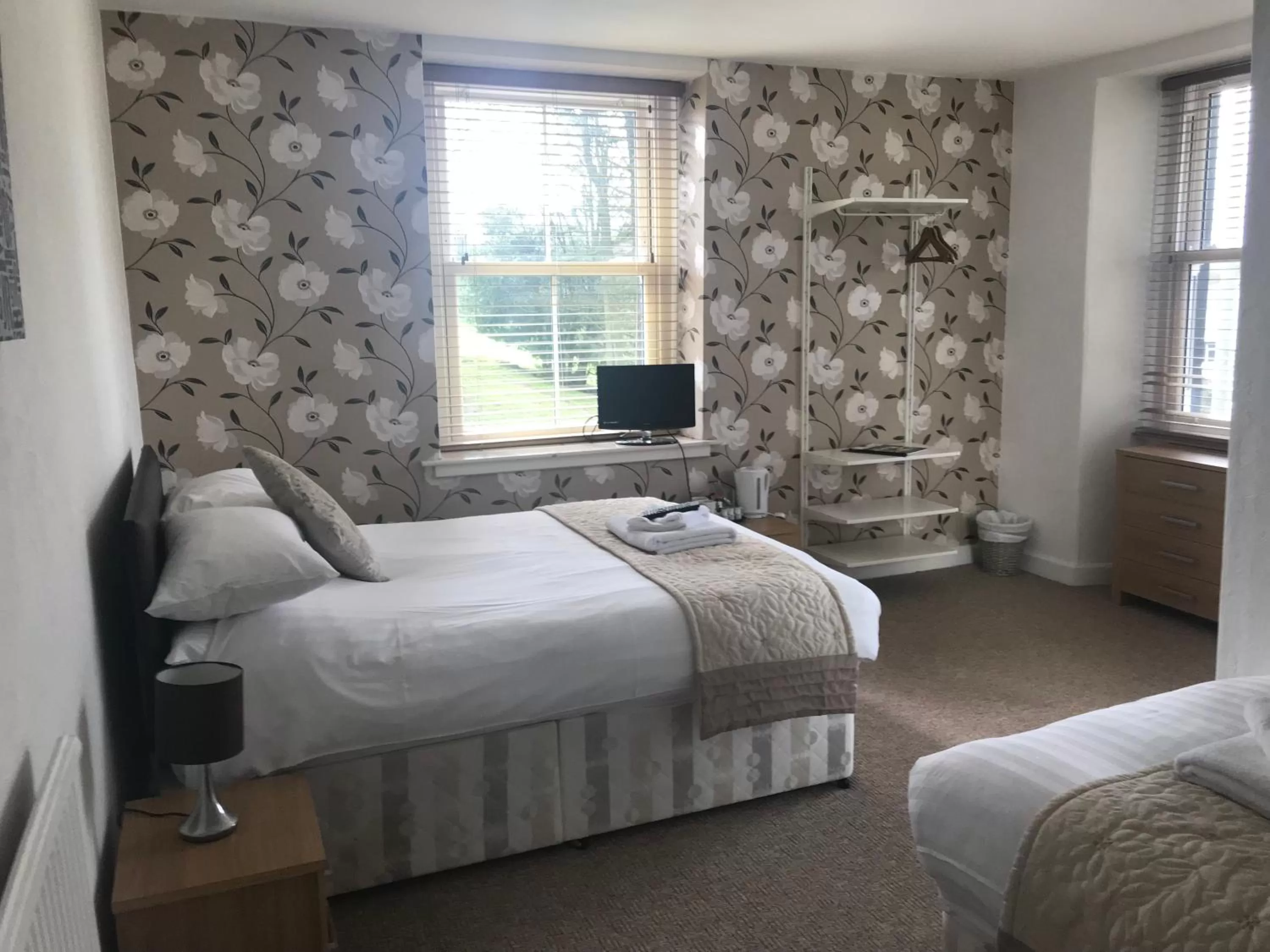 Superior Triple Room in Stanley Arms Hotel