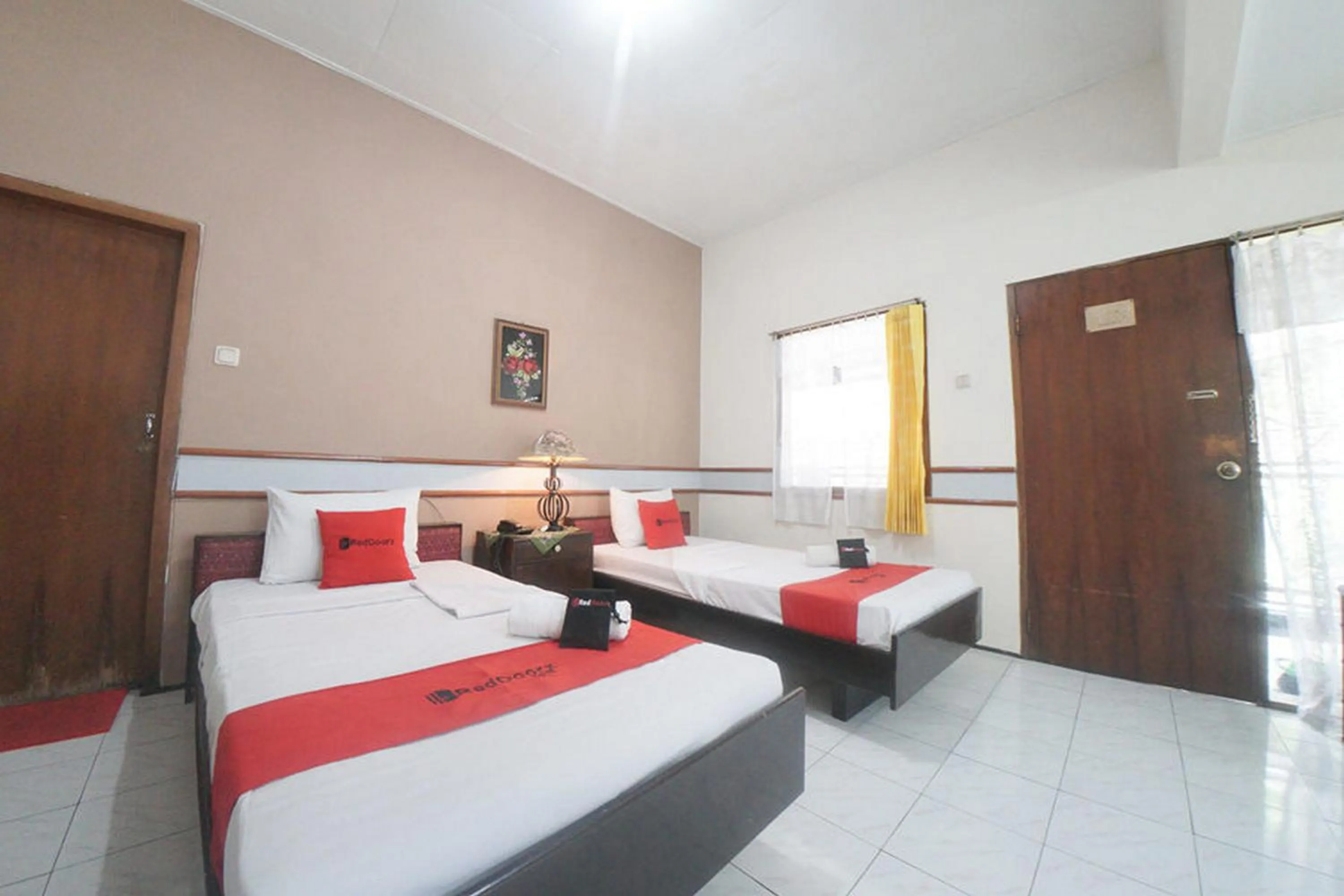 Twin Room in RedDoorz near Balai Kota Malang