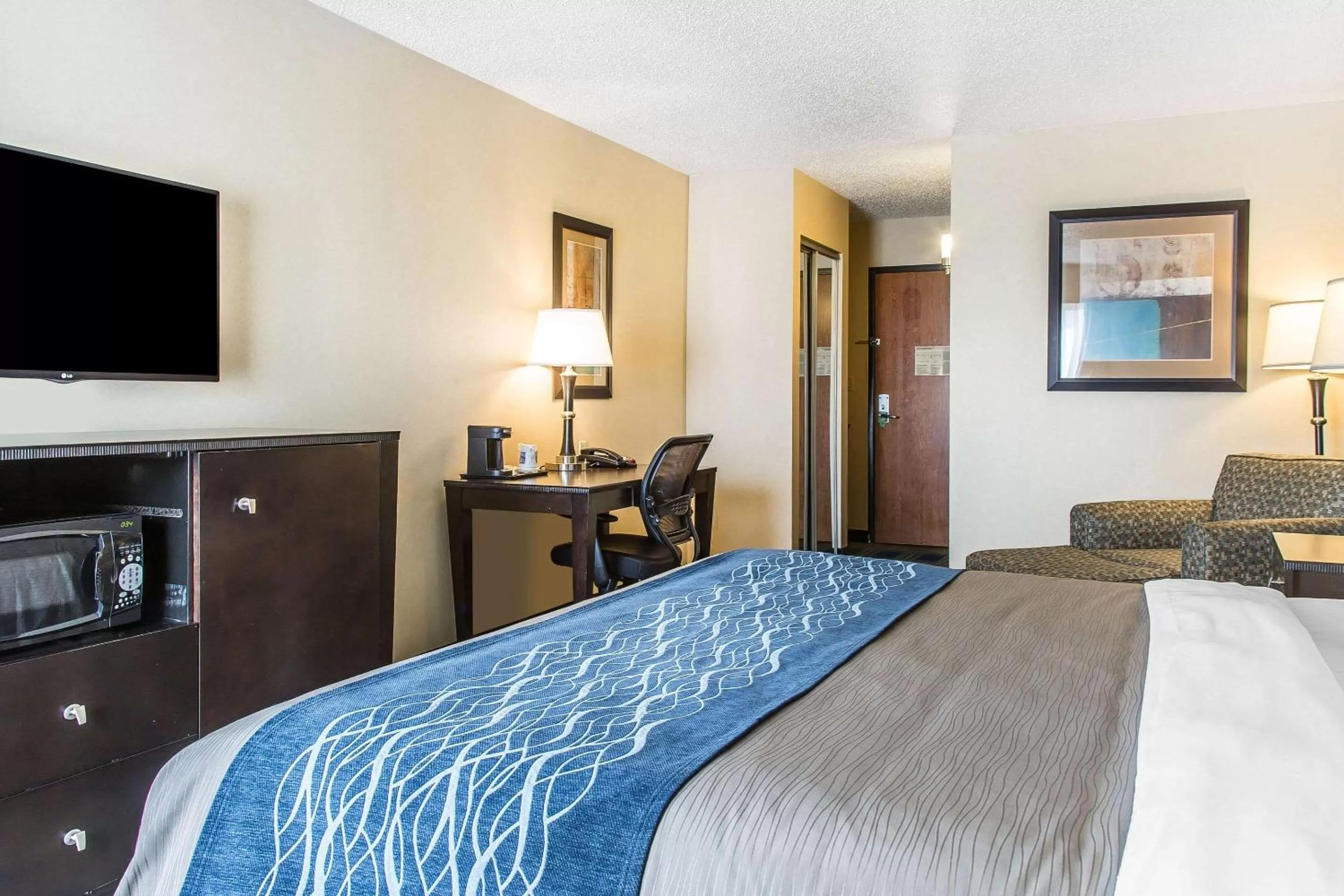 King Room - Non-Smoking in Comfort Inn & Suites Meriden East