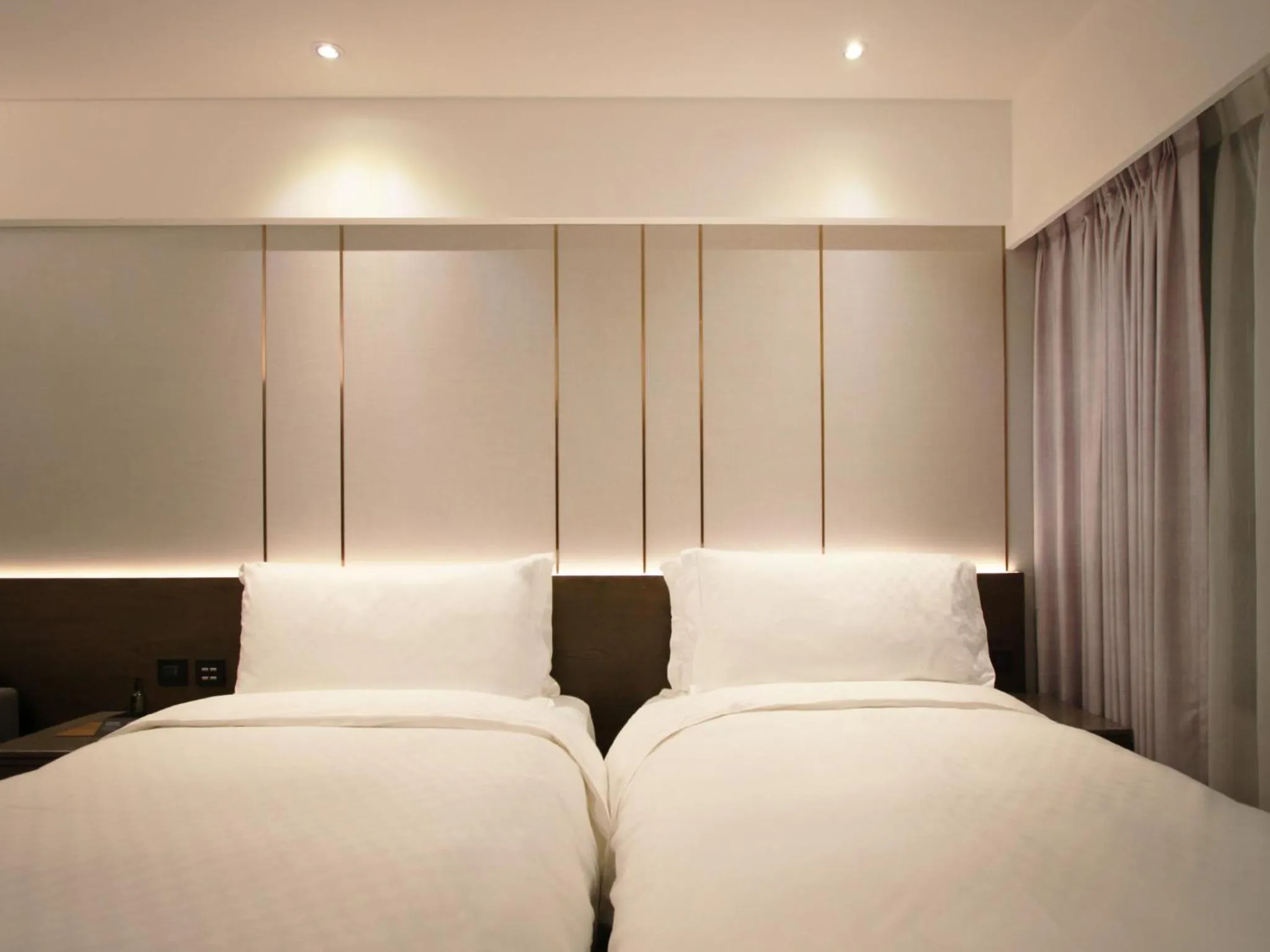 Executive Twin Room in The Tango Hotel Taipei Linsen