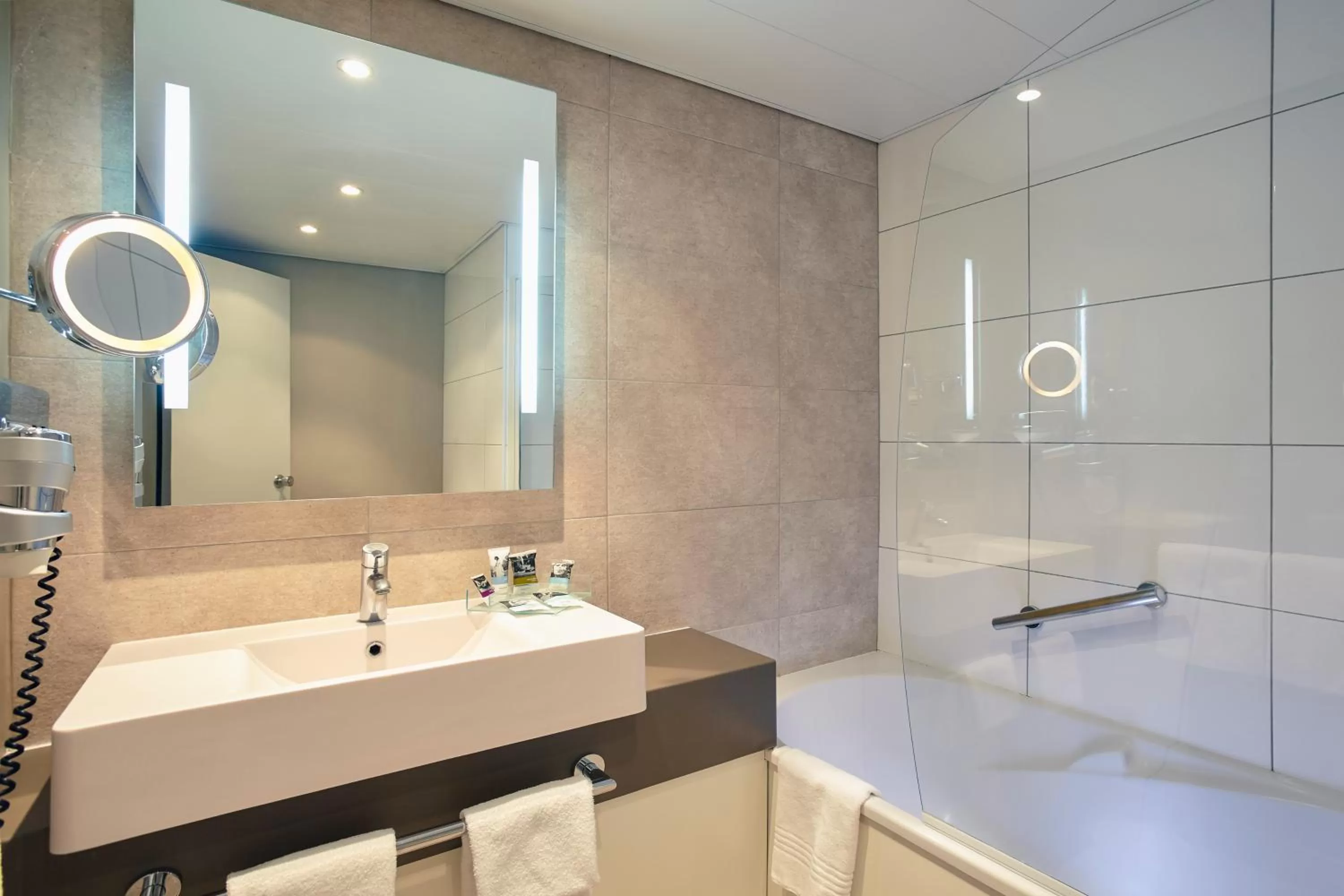 Standard Double Room in Mercure Paris Sud Les Ulis-Courtaboeuf