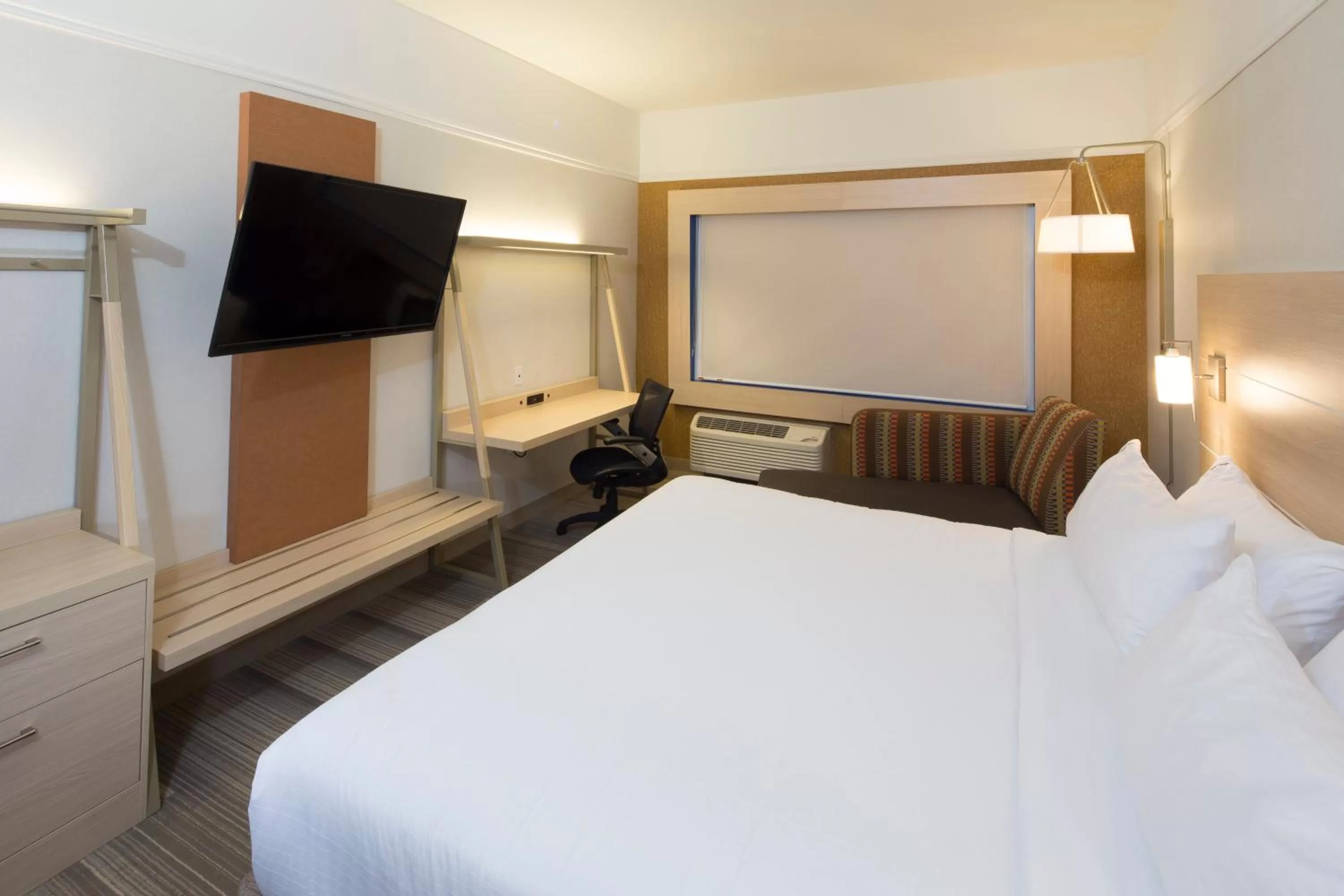 Suite with Mobility Accessible Tub - Non-Smoking in Holiday Inn Express & Suites Monroe by IHG