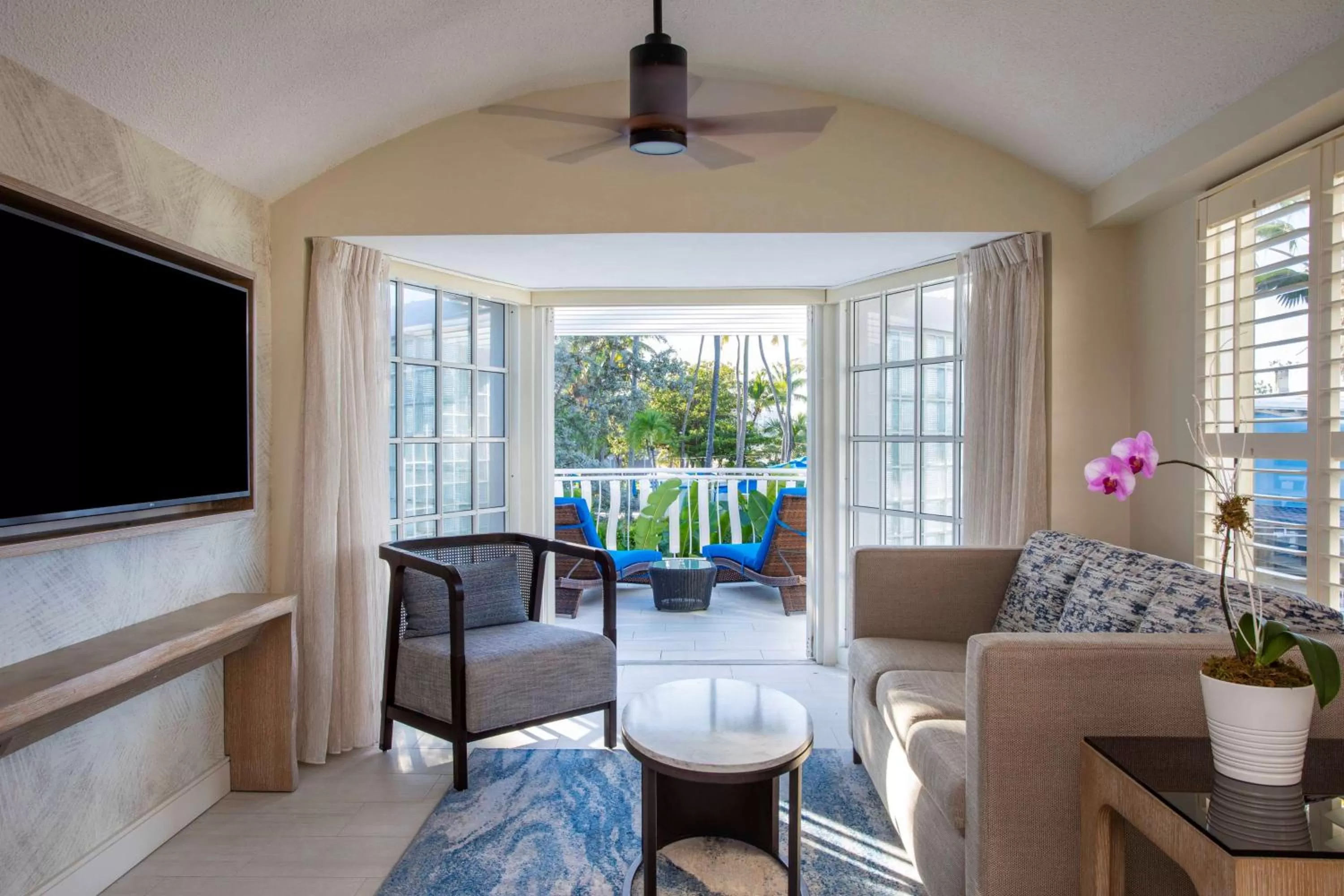 Club King Suite with Balcony and Tub - Mobility Accessible in The Royal Sonesta San Juan