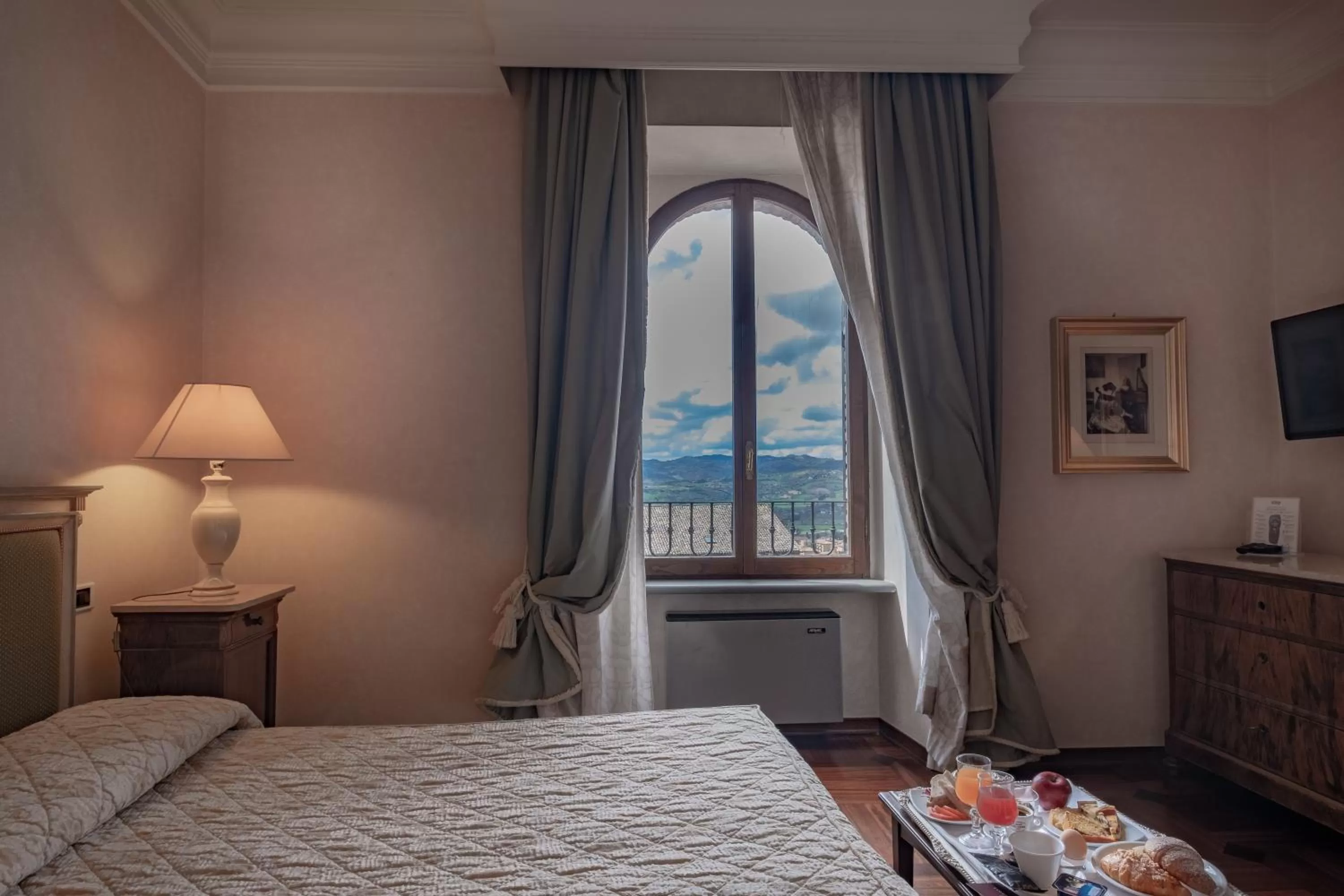 Deluxe Double or Twin Room with Panoramic View in Relais Ducale
