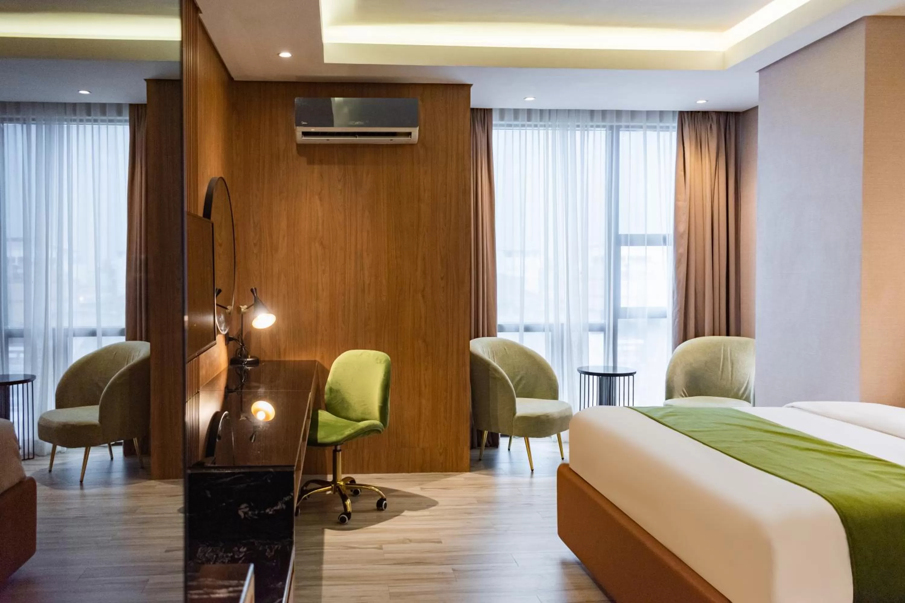 Queen Room in Ironwood Hotel