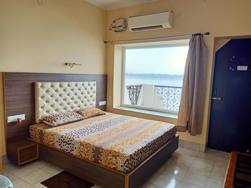 King Room with Balcony in Scindhia Guest House