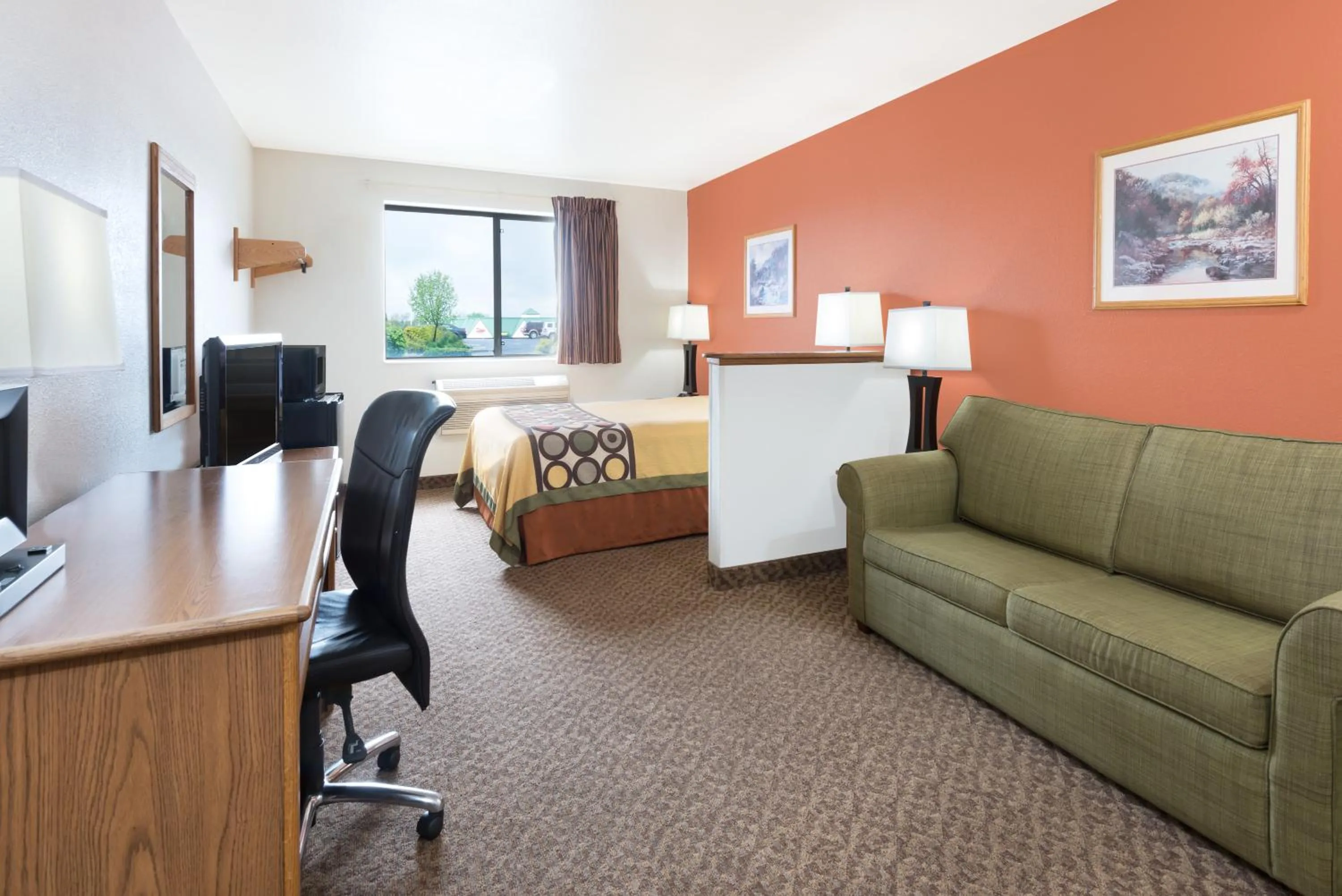Business Queen Room - Non-Smoking in Super 8 by Wyndham Morgantown
