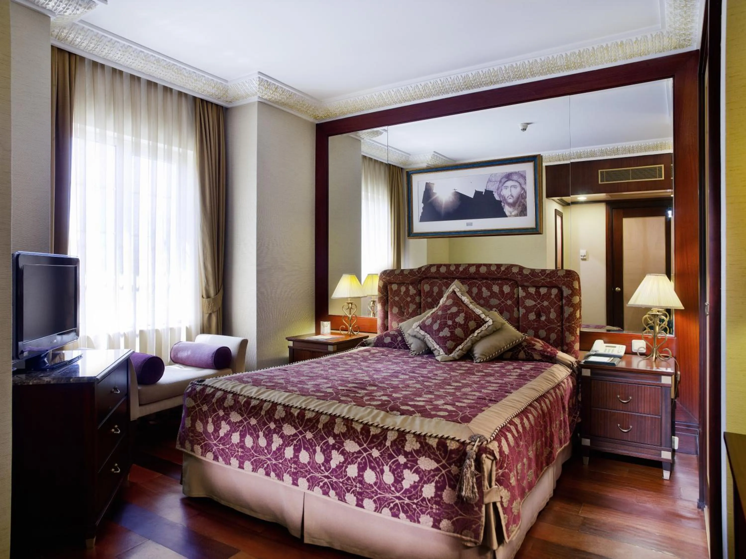 Suite with Spa Bath in Eresin Hotels Sultanahmet - Boutique Class