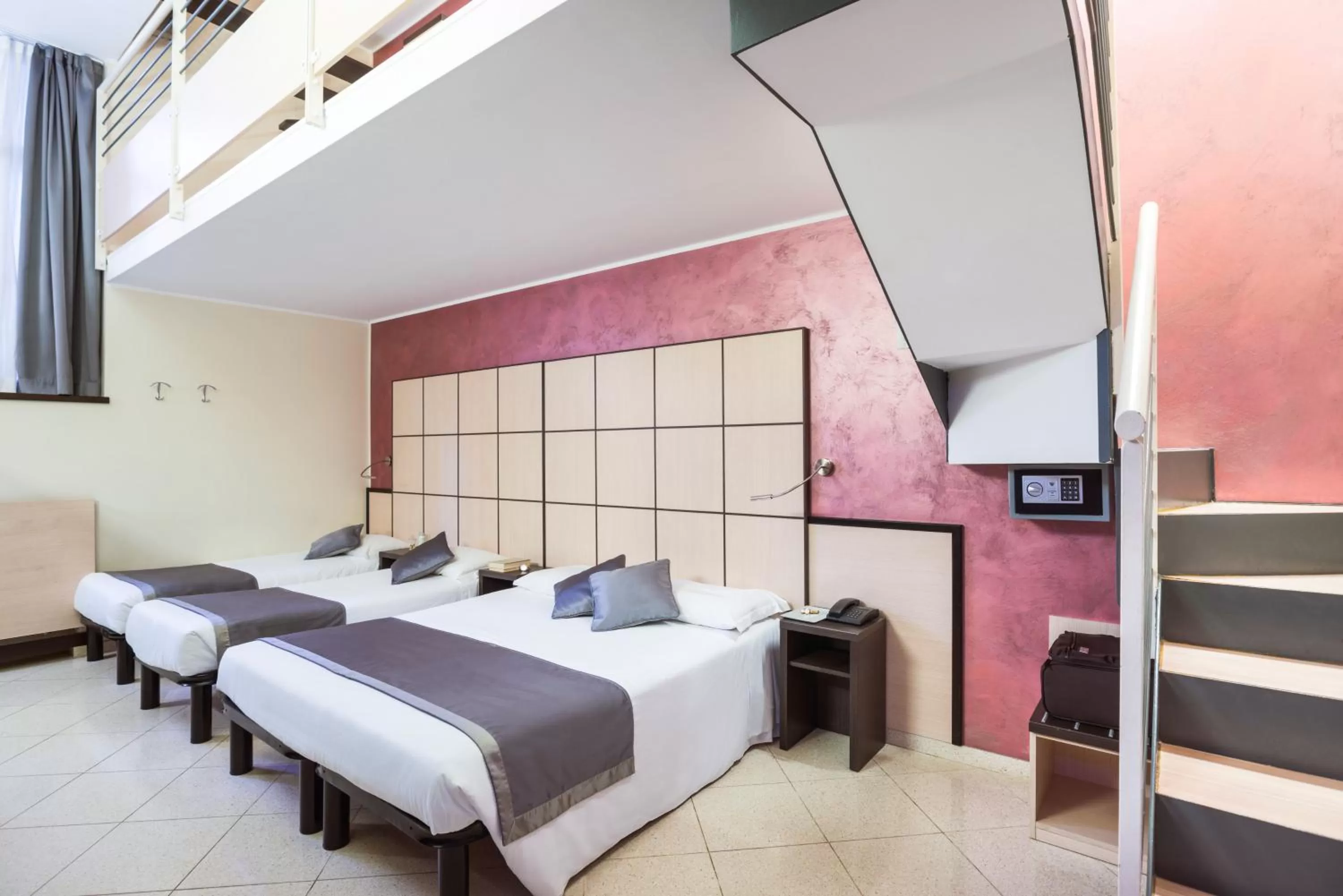 Photo of the whole room in Ibis Styles Milano Centro