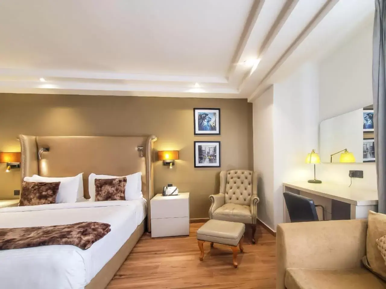 Victoria Crown Plaza Hotel Victoria Crown Plaza Hotel