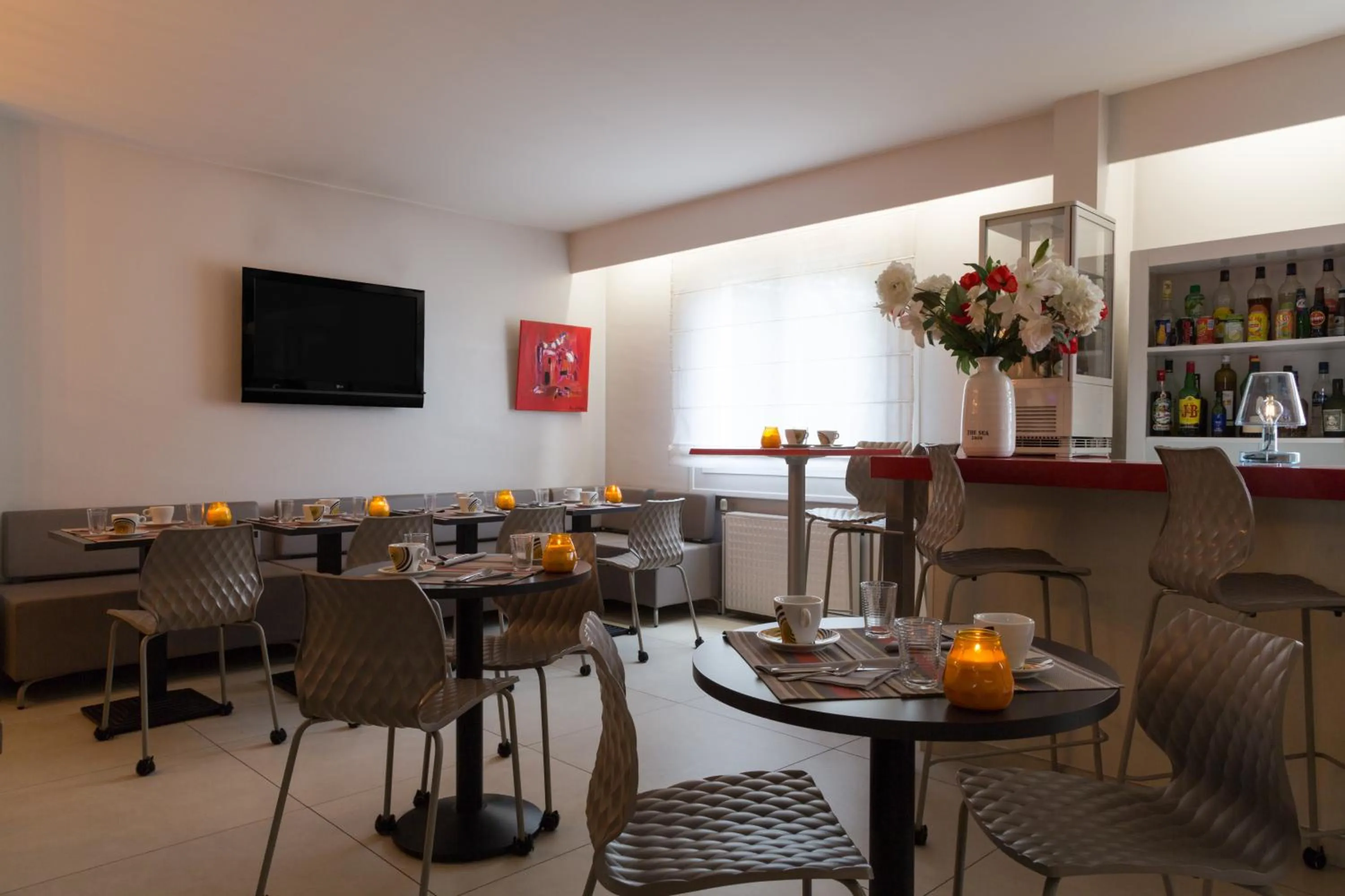 Communal lounge/ TV room in The Originals City, Hôtel Dau Ly, Lyon Est