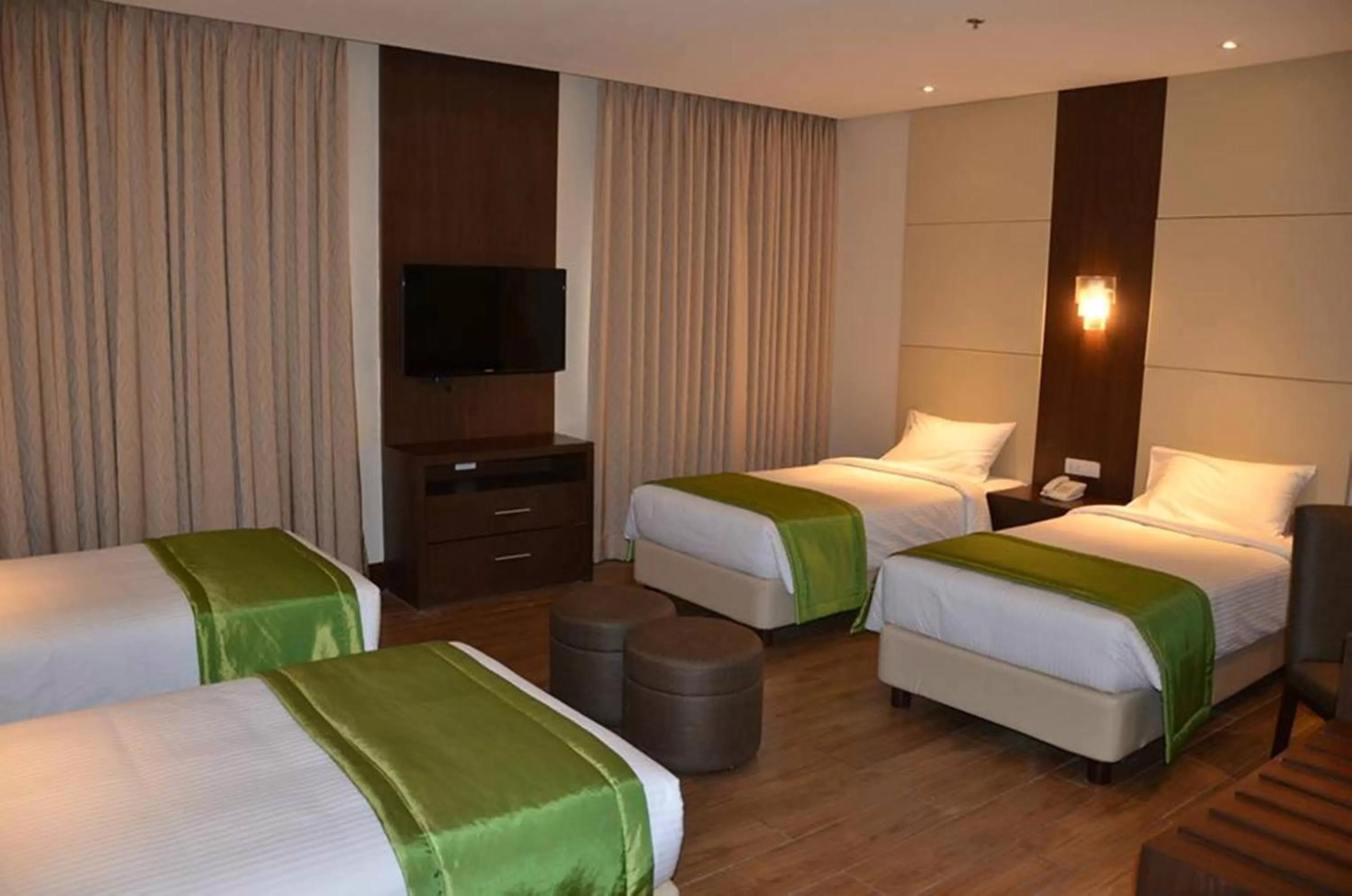 Superior Quadruple Room in Hotel Monticello Tagaytay