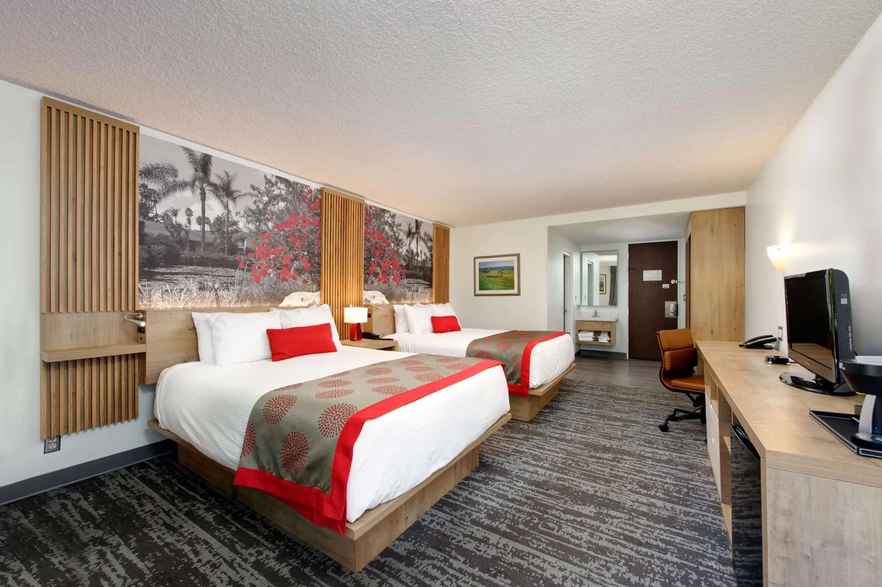 Superior Queen Room with Garden View - Non-Smoking in Ramada by Wyndham Santa Barbara