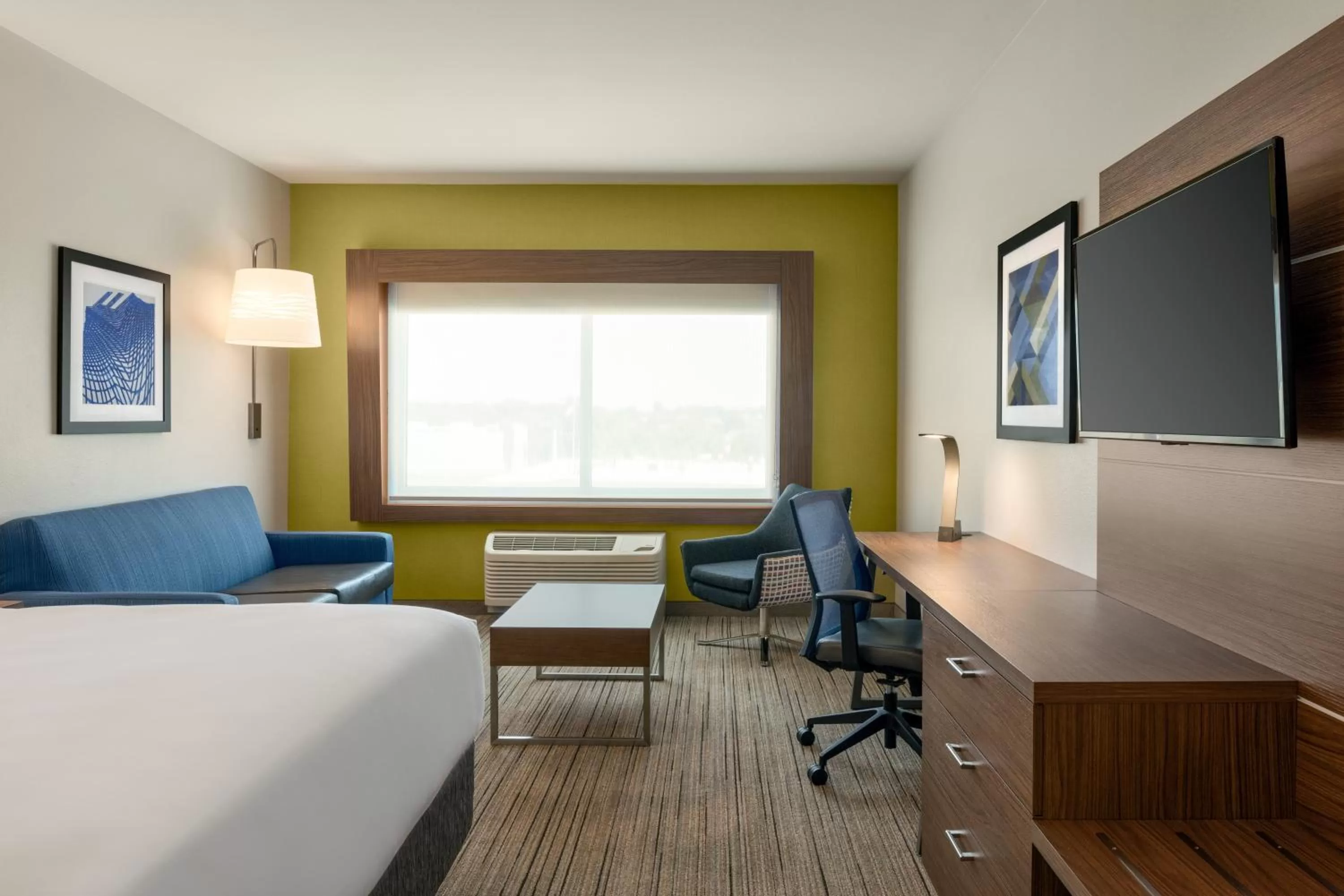 Suite - Hearing Accessible - Non-Smoking in Holiday Inn Express & Suites - West Des Moines - Jordan Creek by IHG