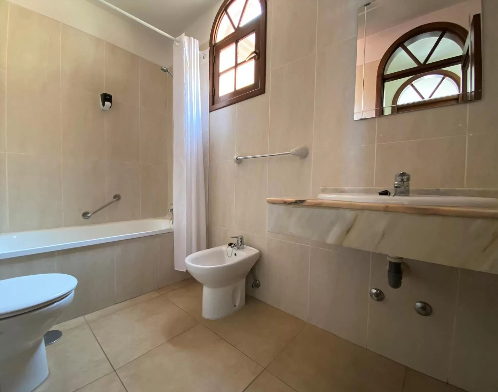 Bathroom in Laguna Park 2