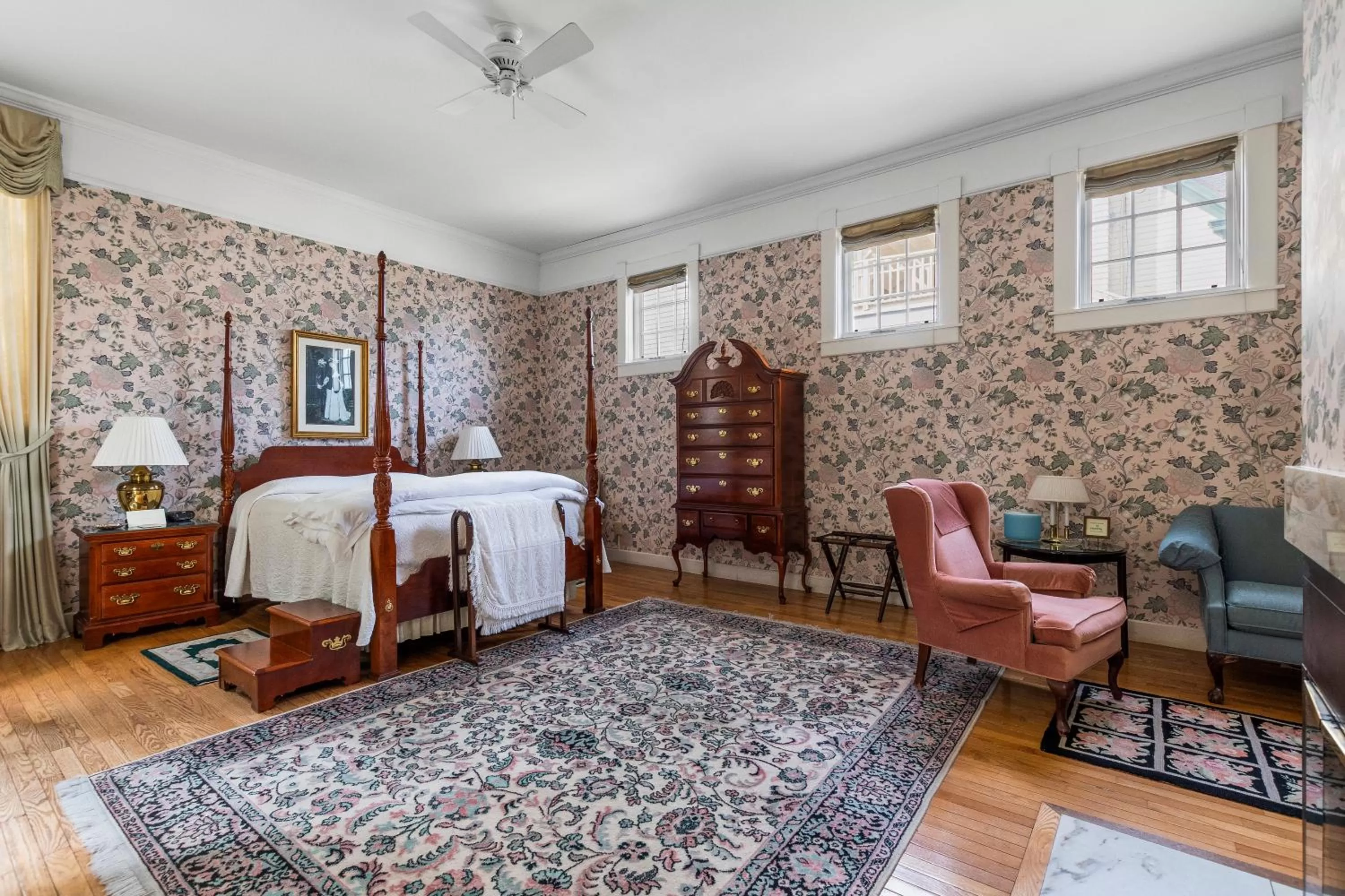 Deluxe Queen Suite in South Shire