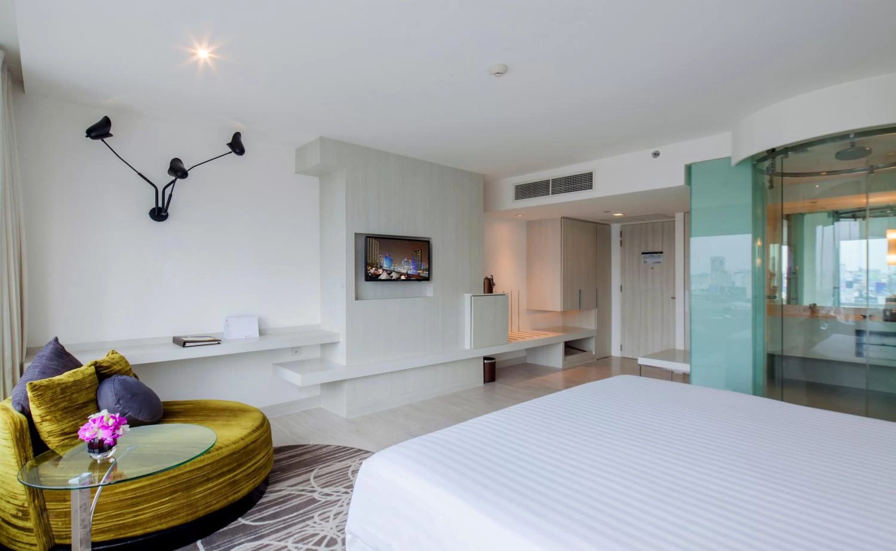 Deluxe Double Room in Centara Watergate Pavilion Hotel Bangkok