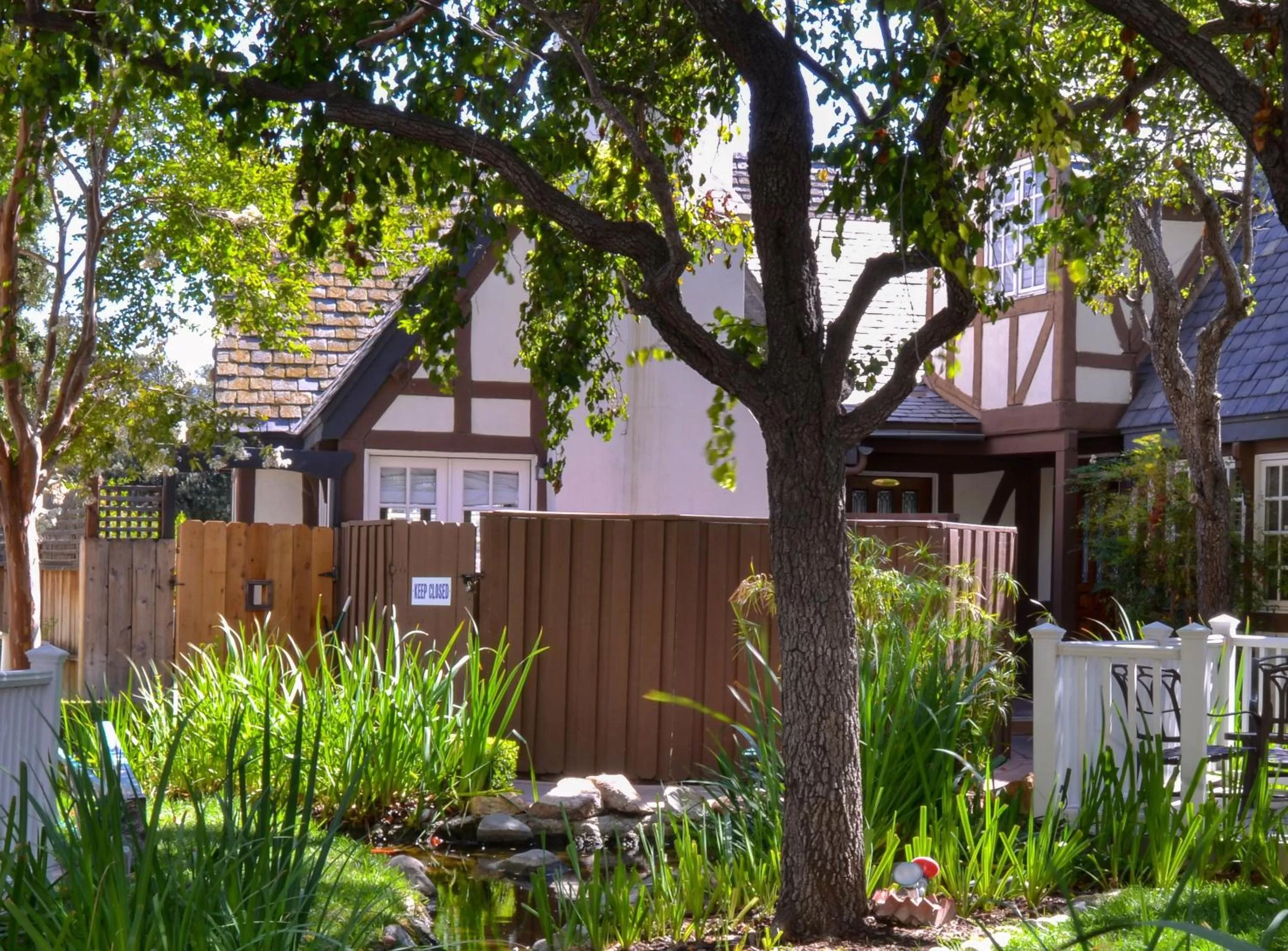 King Studio with Sofa Bed in Wine Valley Inn