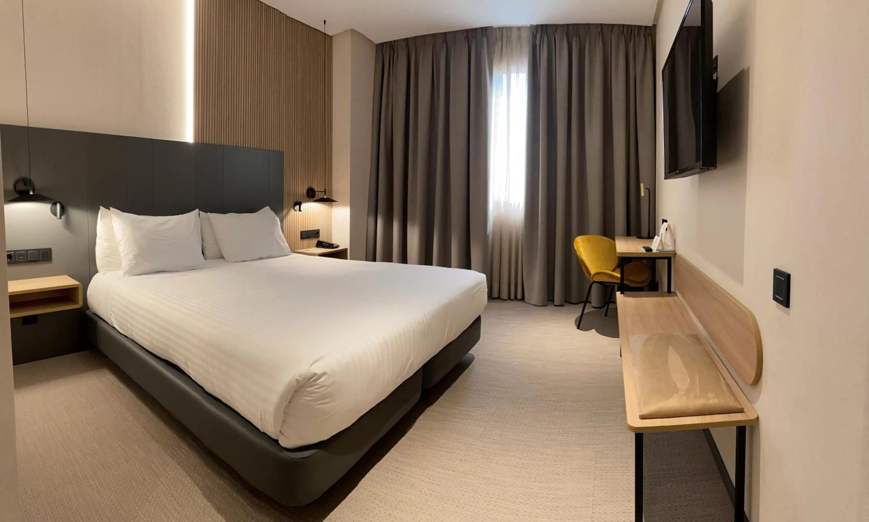 Superior Double Room in Silken Ciudad Gijón