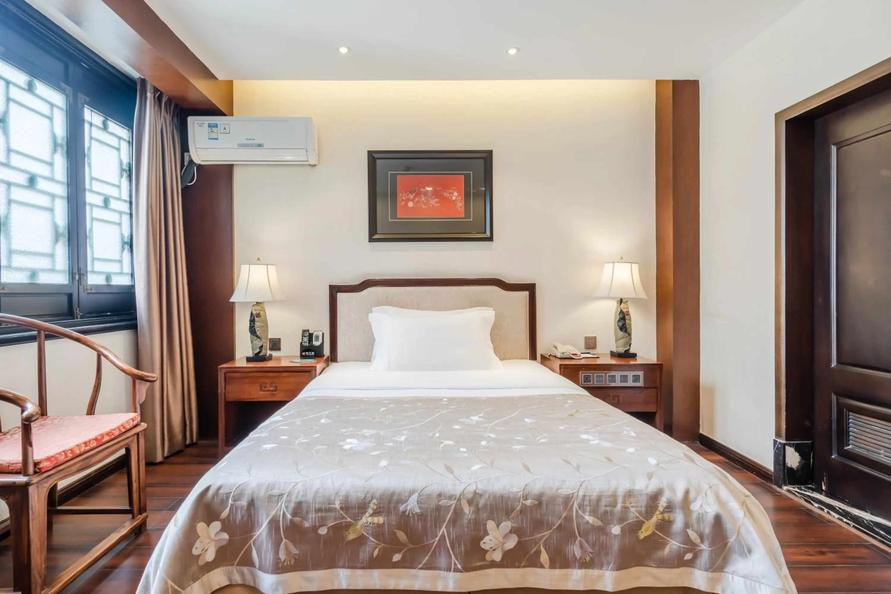 Queen Room in Buddha Zen Hotel