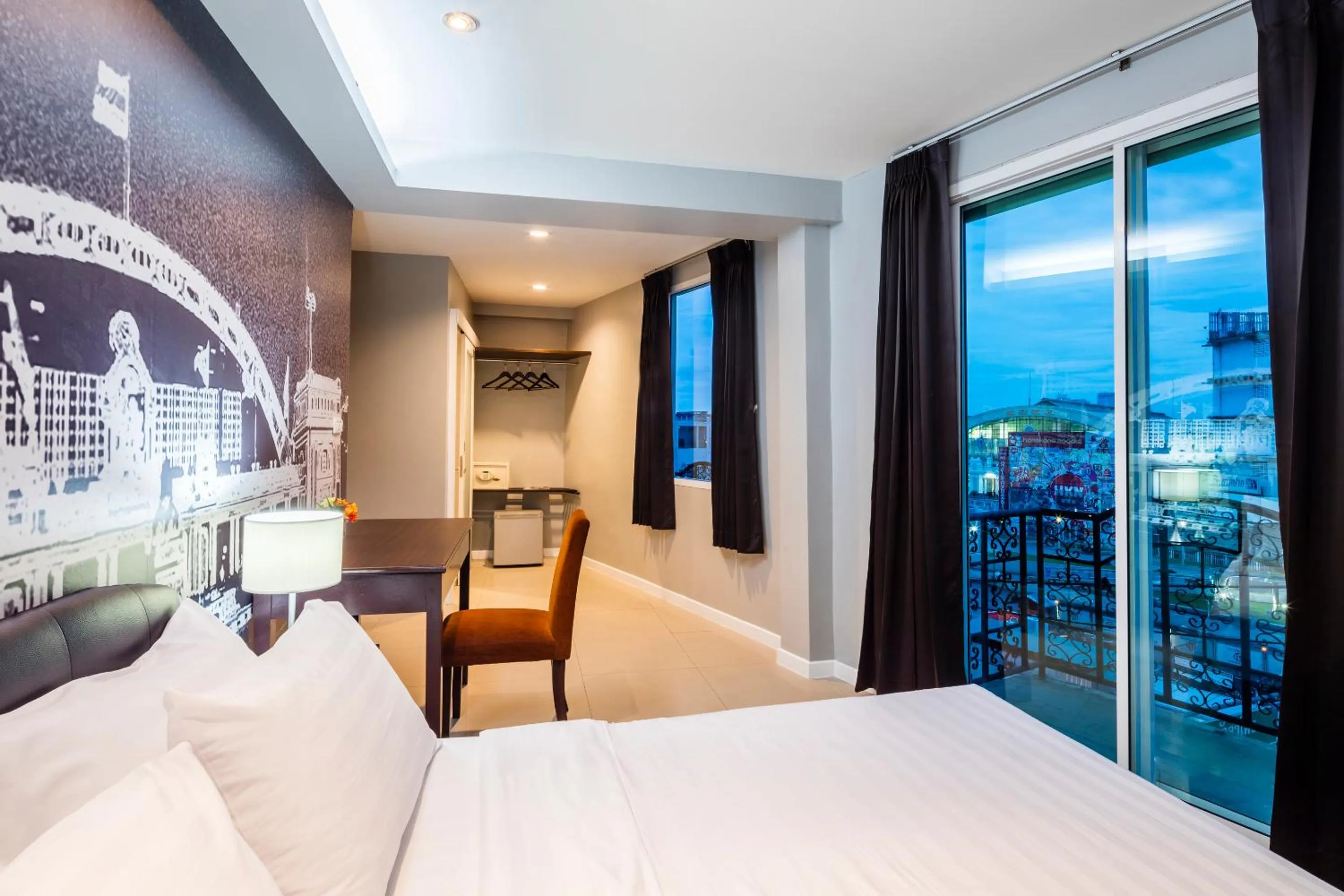 Deluxe Double Room in At Hua Lamphong Hotel