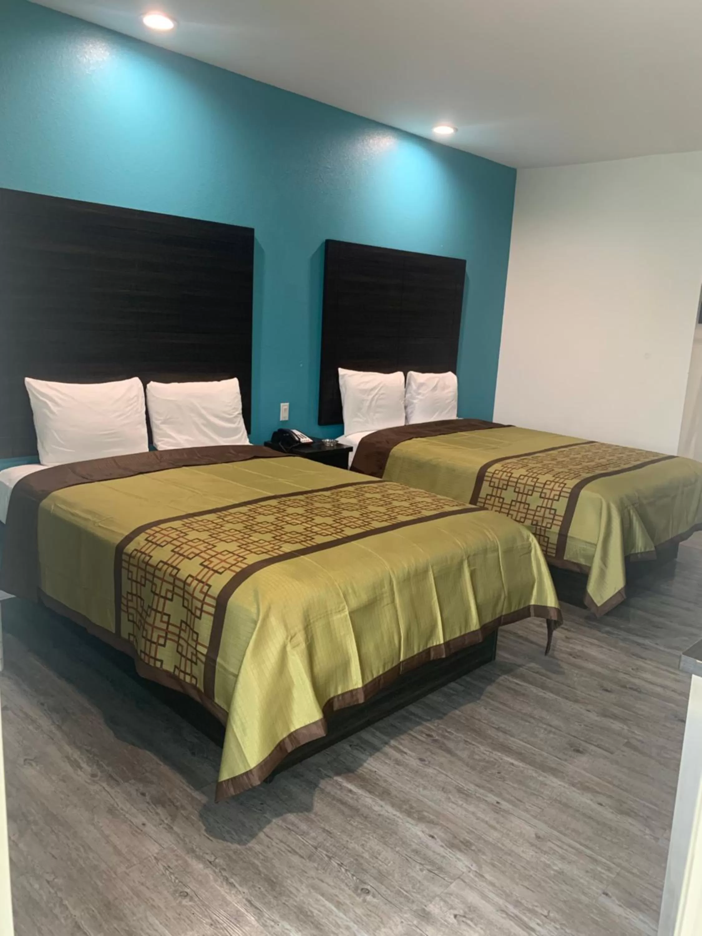 Deluxe Queen Room in LOTUS INN