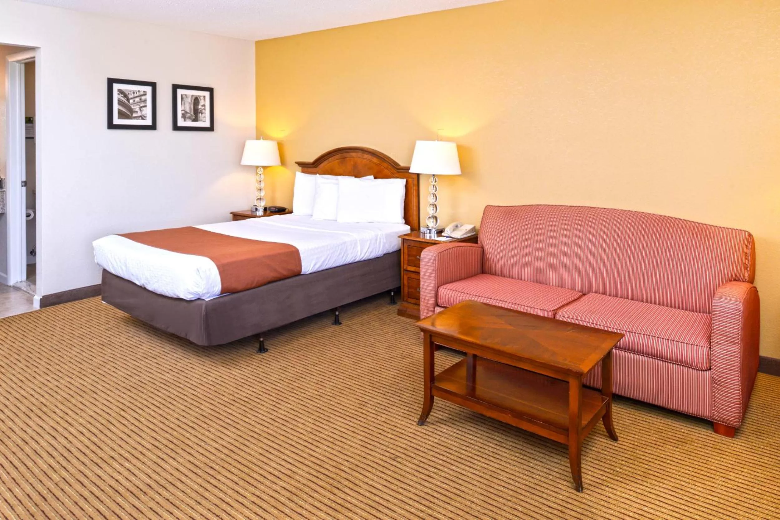 Deluxe Room with One Double Bed - Non-Smoking in Americas Best Value Inn Plattsburgh