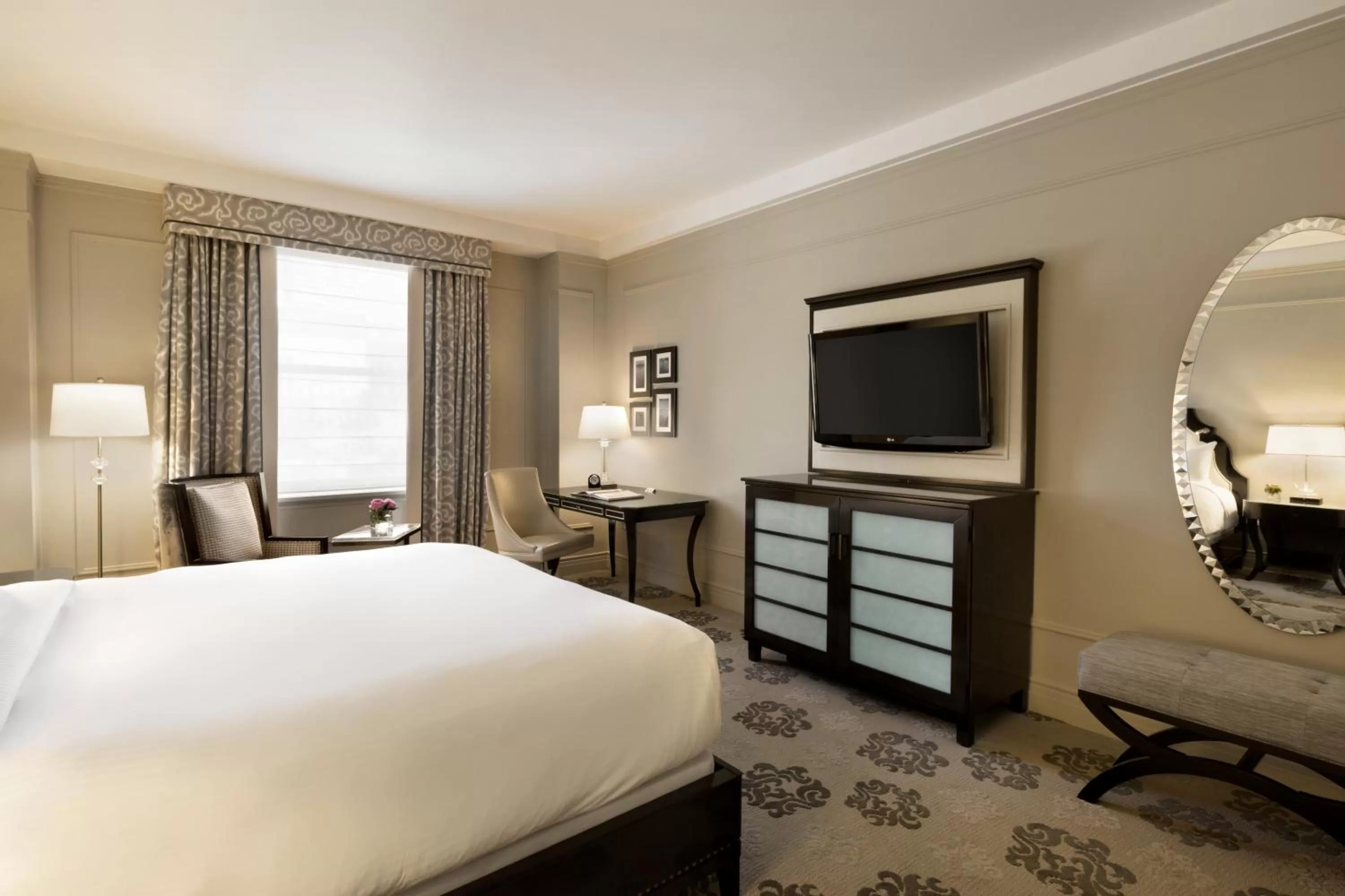 Fairmont Room with Queen Bed in Fairmont Hotel Vancouver