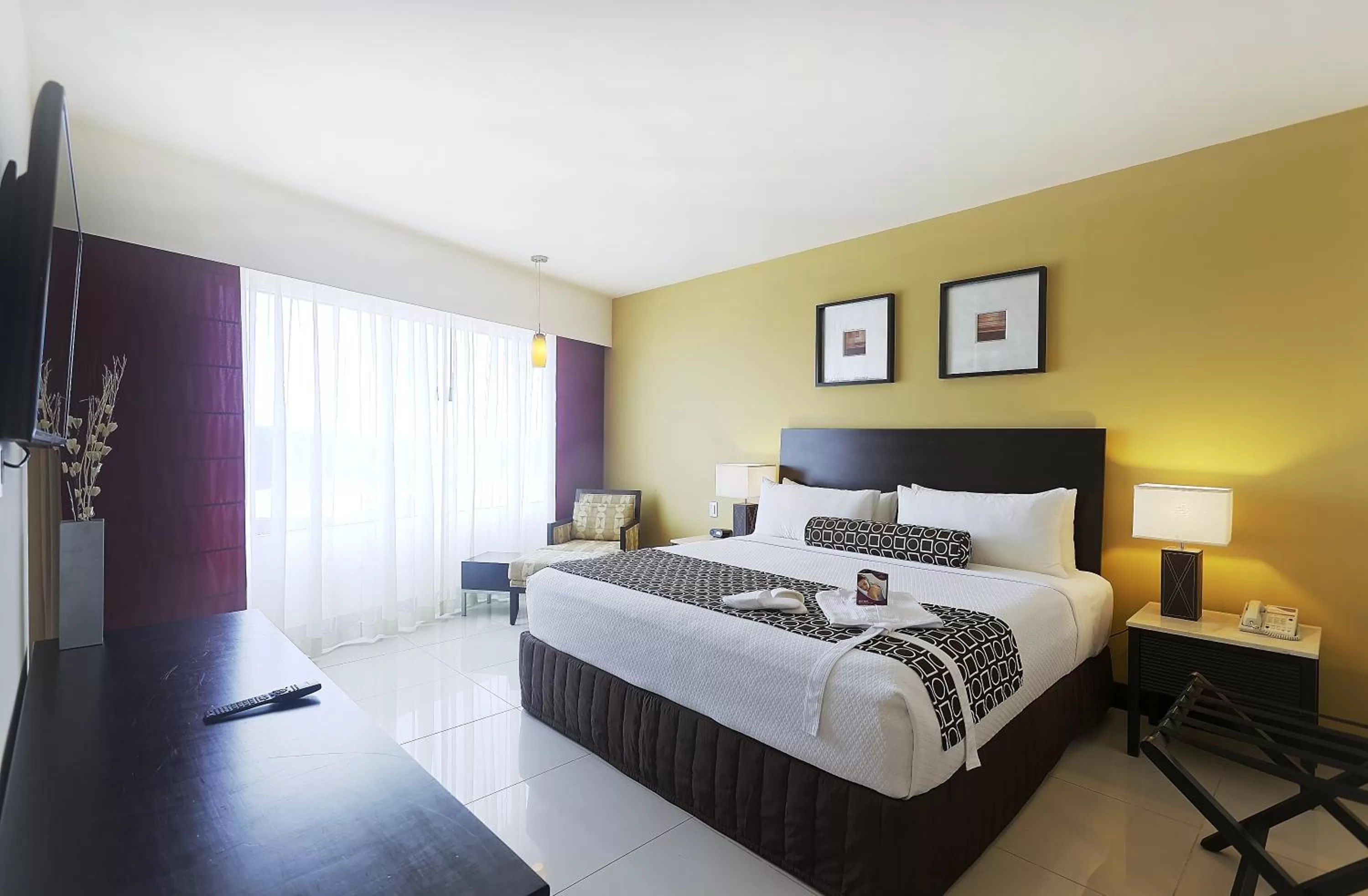 Junior King Suite in Crowne Plaza Villahermosa by IHG