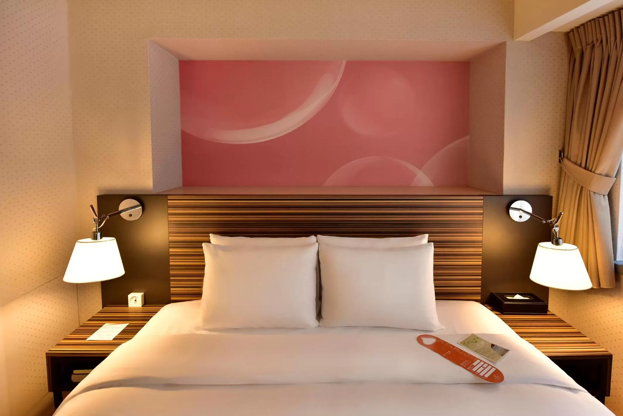 Metro Double Room in Caesar Park Hotel Taipei