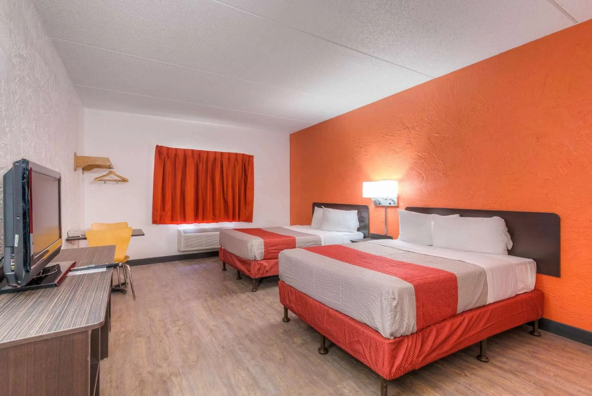 Premium Quadruple Room in Motel 6-Bridgeview, IL